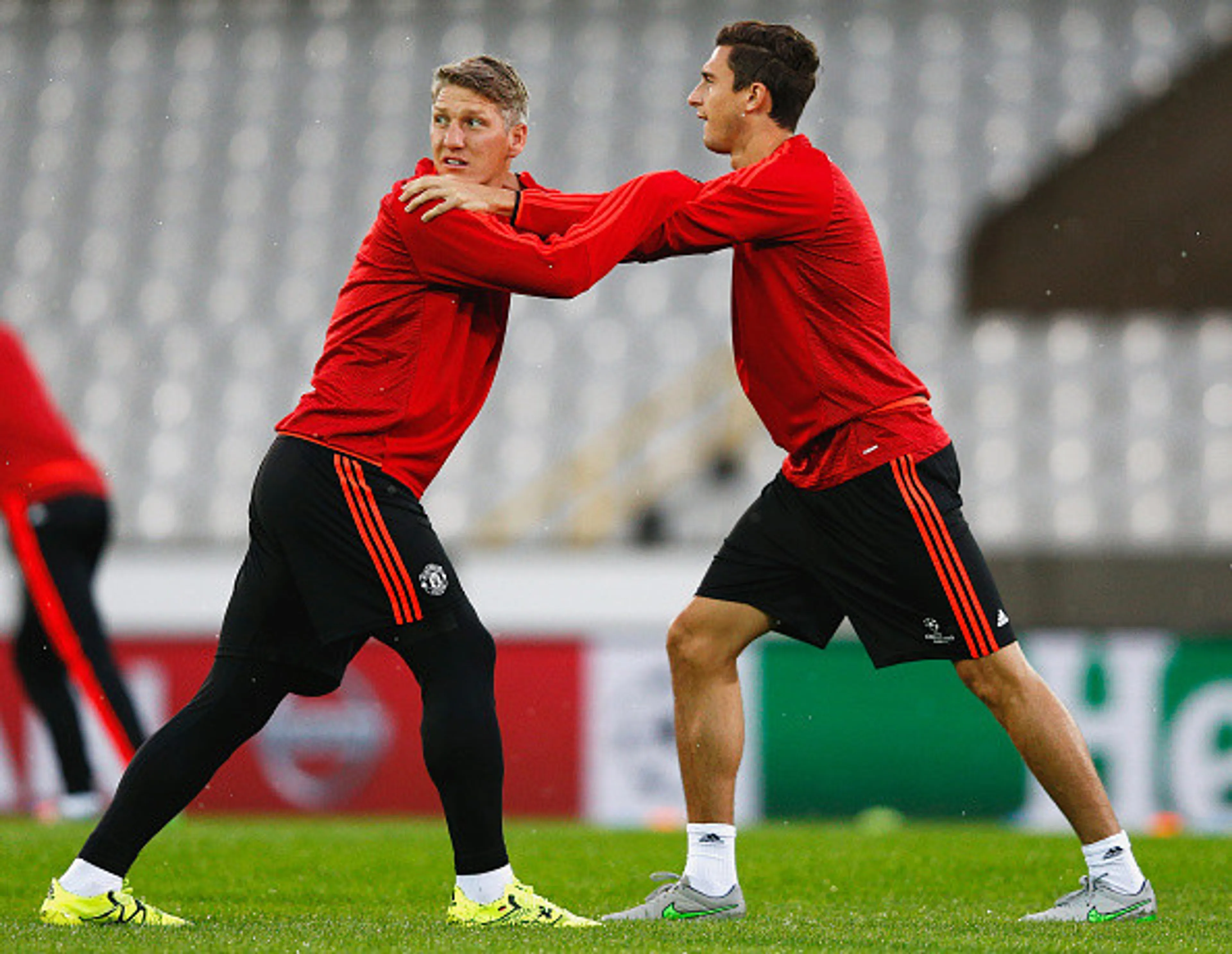 Copertina di “Ma chi ce l’ha fatto fare…”, firmato Darmian e Schweinsteiger