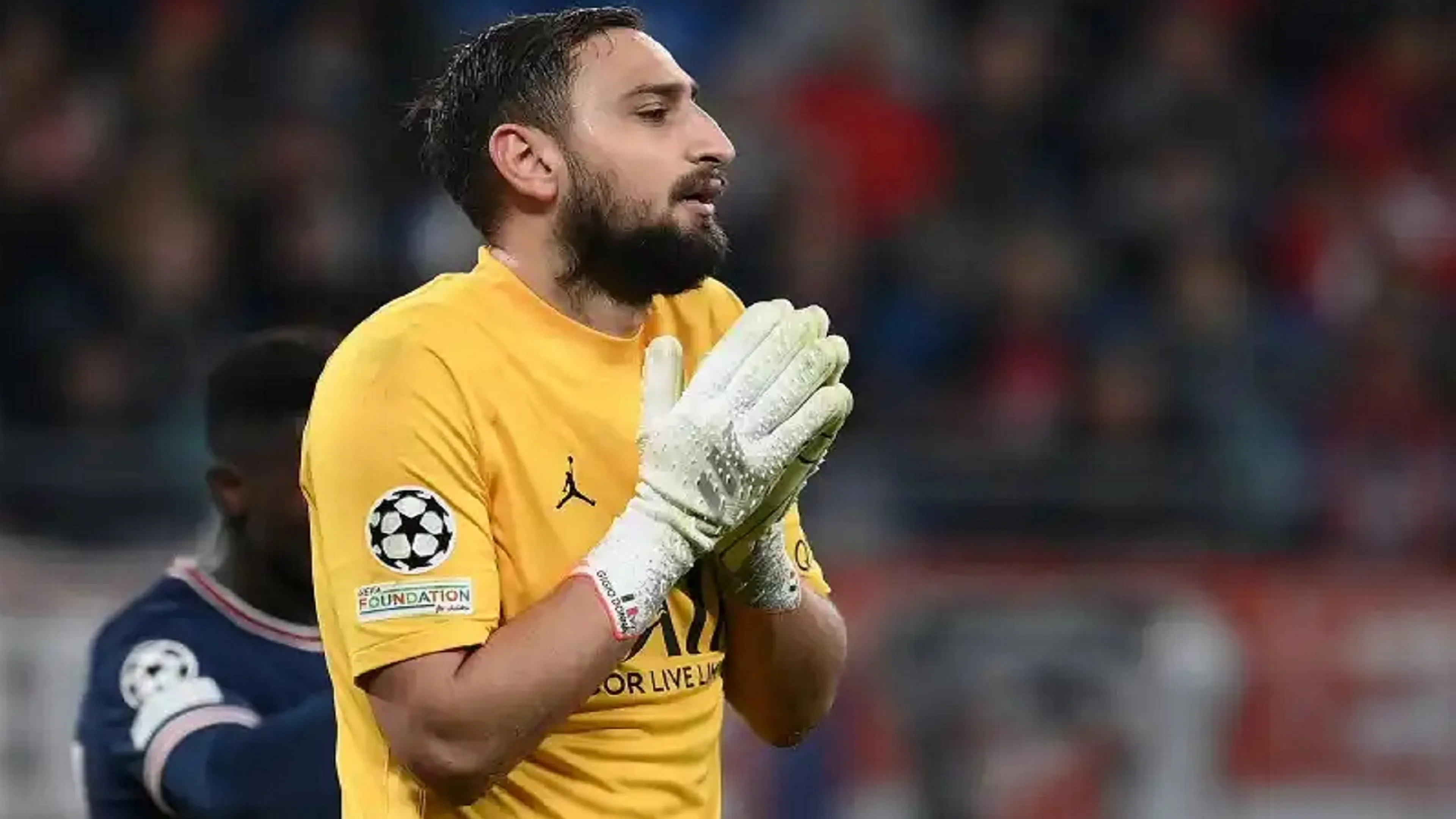 Copertina di Donnarumma paragonato ad un maiale, sfottò dei suoi ex tifosi (FOTO)