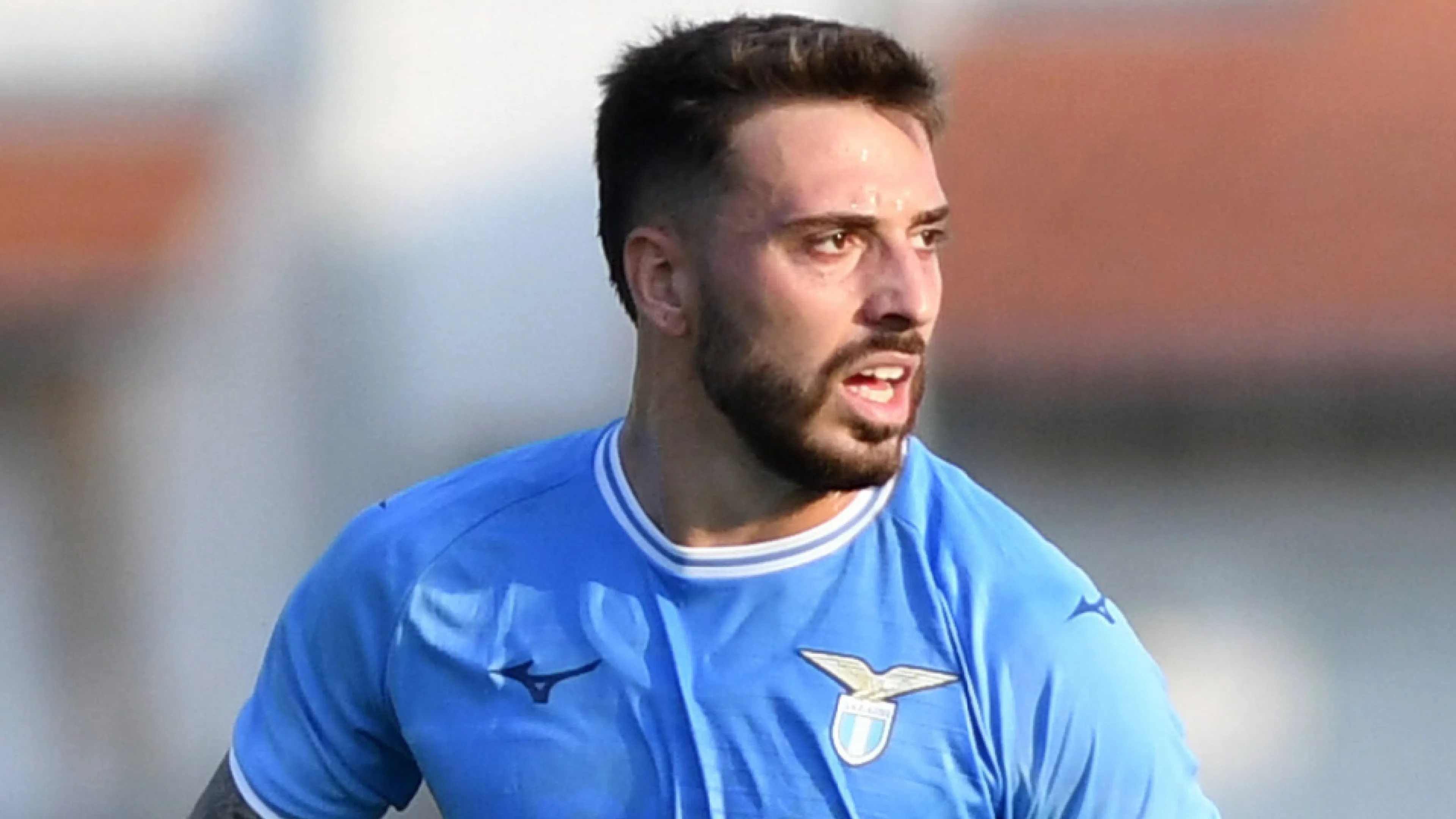 Copertina di Le parole di Gila scaldano la rivalità con la Roma, ecco cosa ha detto il difensore della Lazio