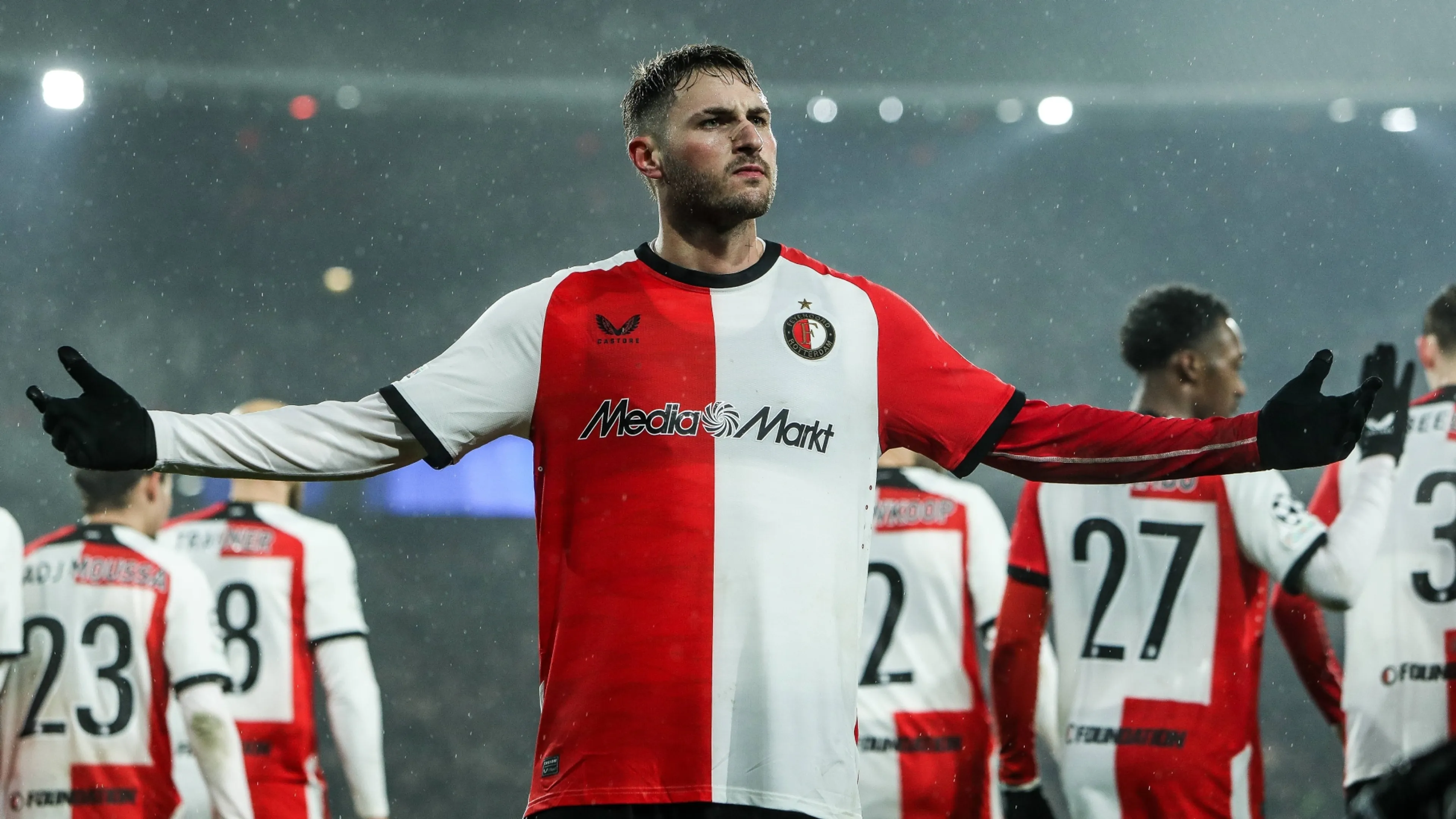 Copertina di Milan, Gimenez ha detto sì, ora va convinto il Feyenoord! Ecco perché i rossoneri possono acquistarlo senza cedere