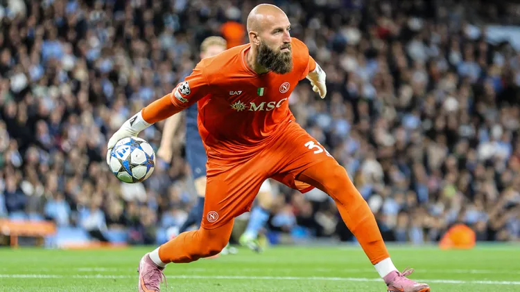 /images/g/o/a/goalkeeper-vanja-milinkovic-savic-32-napoli-throws-the-ball-out-during-the-uefa-champions-league-game-between-manchester-city-and-napoli-at-etihad-stadium-in-manchester-england-copyright-xnataliexmincher-sppx-sportspressphotospr28131jpg_1758261679036.jpg