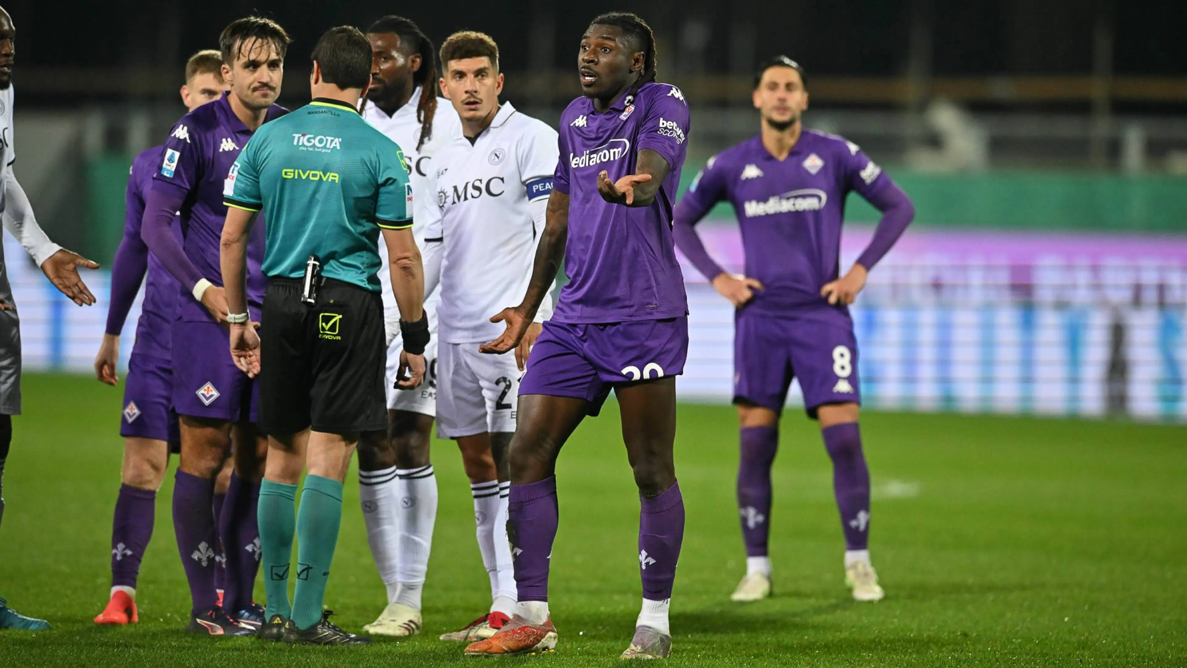 Copertina di Fiorentina-Napoli: gol di Kean annullato, ecco il motivo