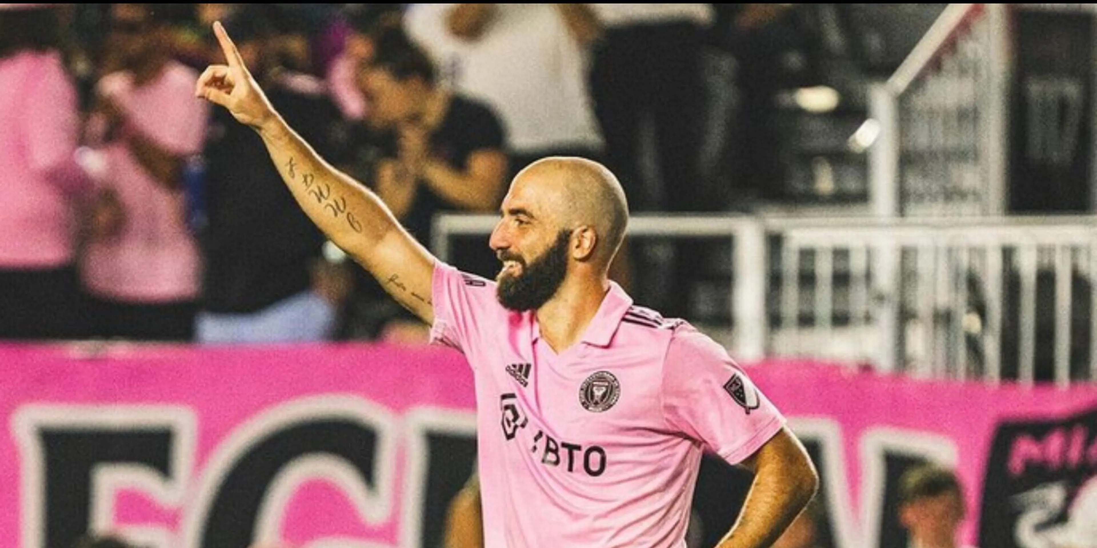 Copertina di Higuain non rimpiange l’Europa: “Lì sempre giudicato, qui negli Usa mi godo tutto”