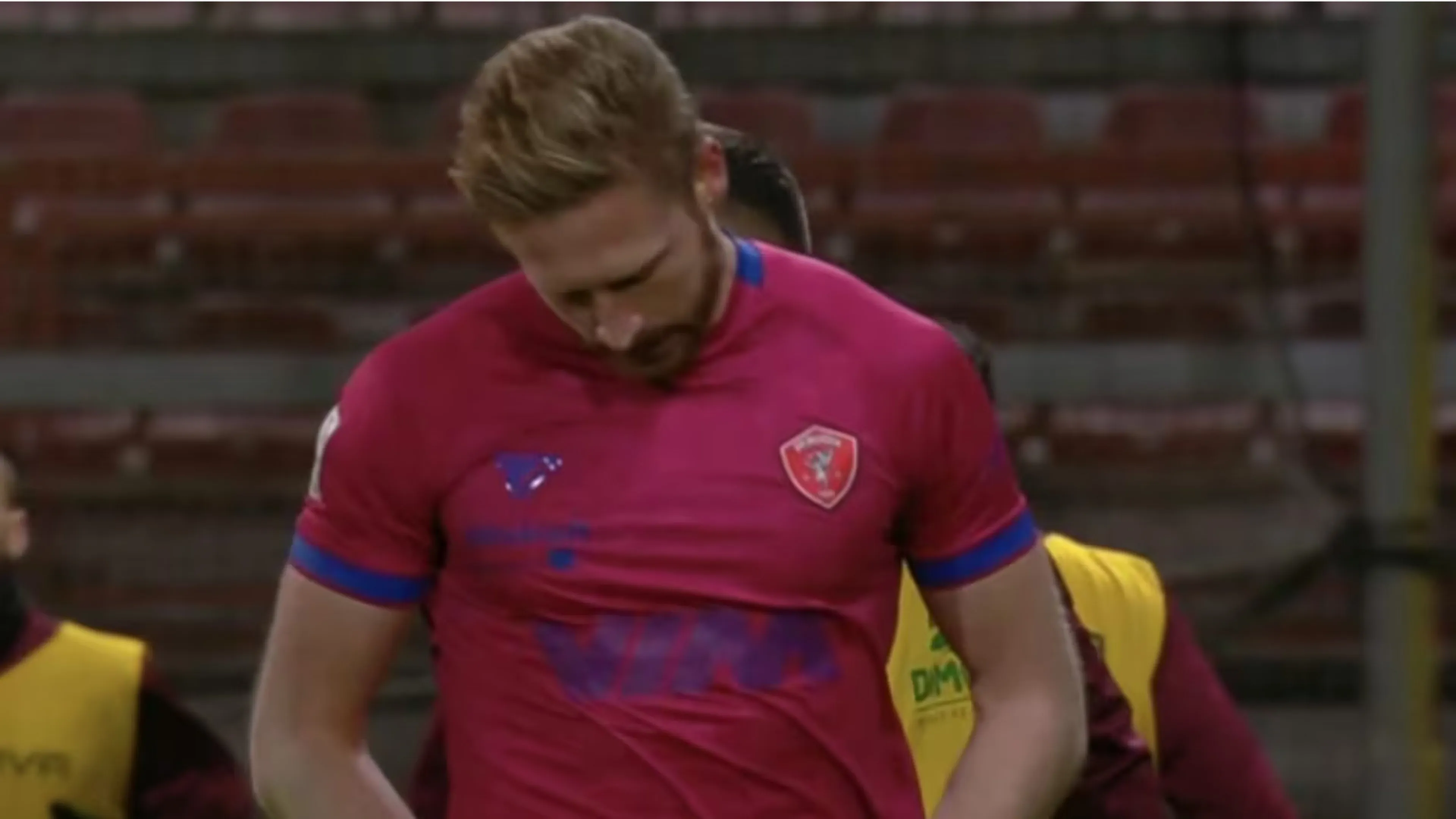 Copertina di Il portiere del Perugia fa due papere clamorose e viene sostituito dopo 53′ (VIDEO)