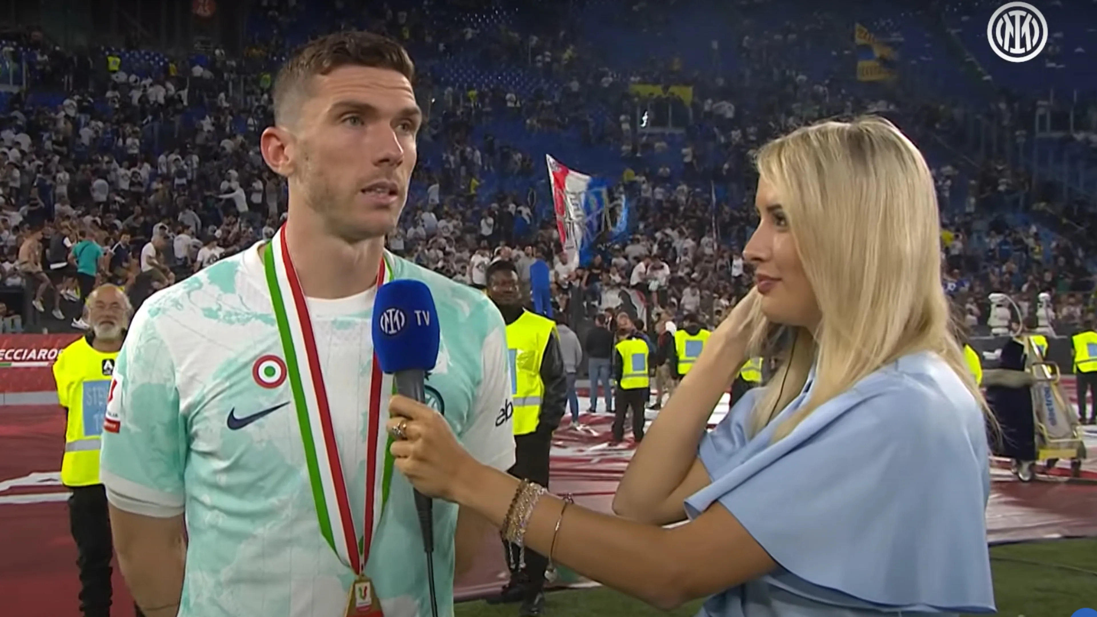 Copertina di Gosens eroe per una notte: dal balletto alle frase che ha scatenato gli interisti sui social (VIDEO)