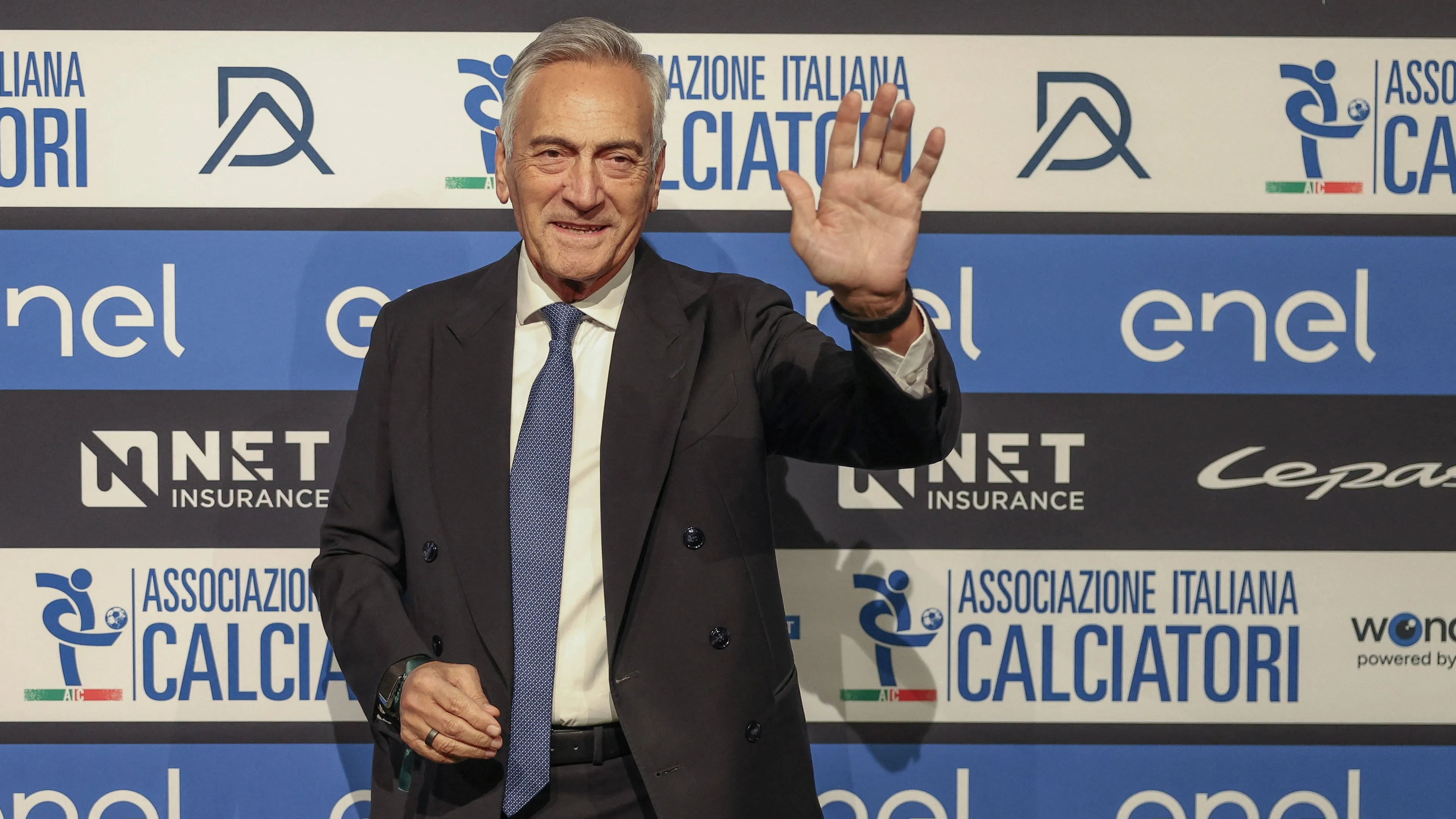 La provocazione del presidente Figc Gravina: "Se vado via io che succede?"