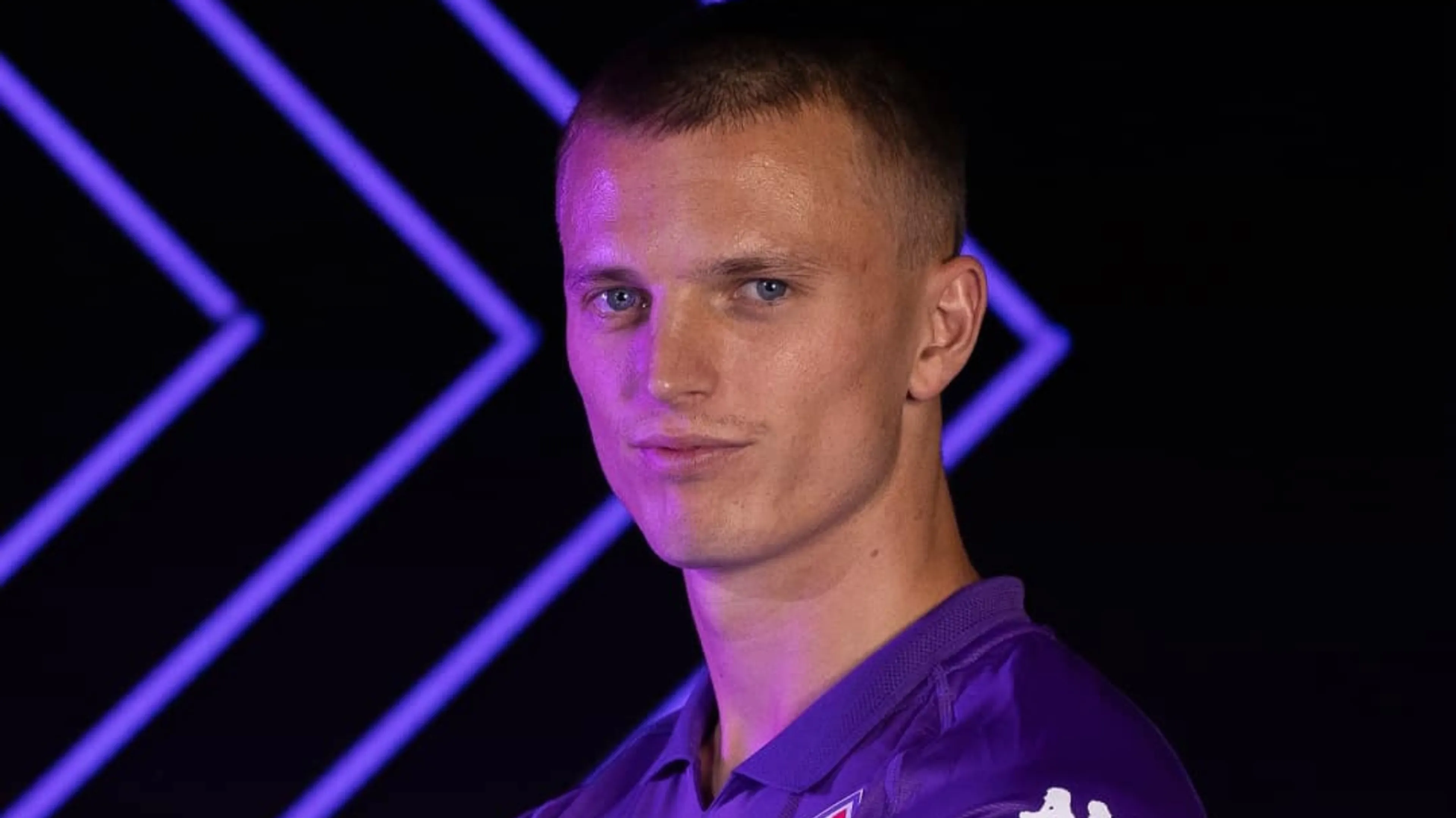 Copertina di Gudmundsson vola a processo: la Fiorentina ha messo una clausola in caso di colpevolezza
