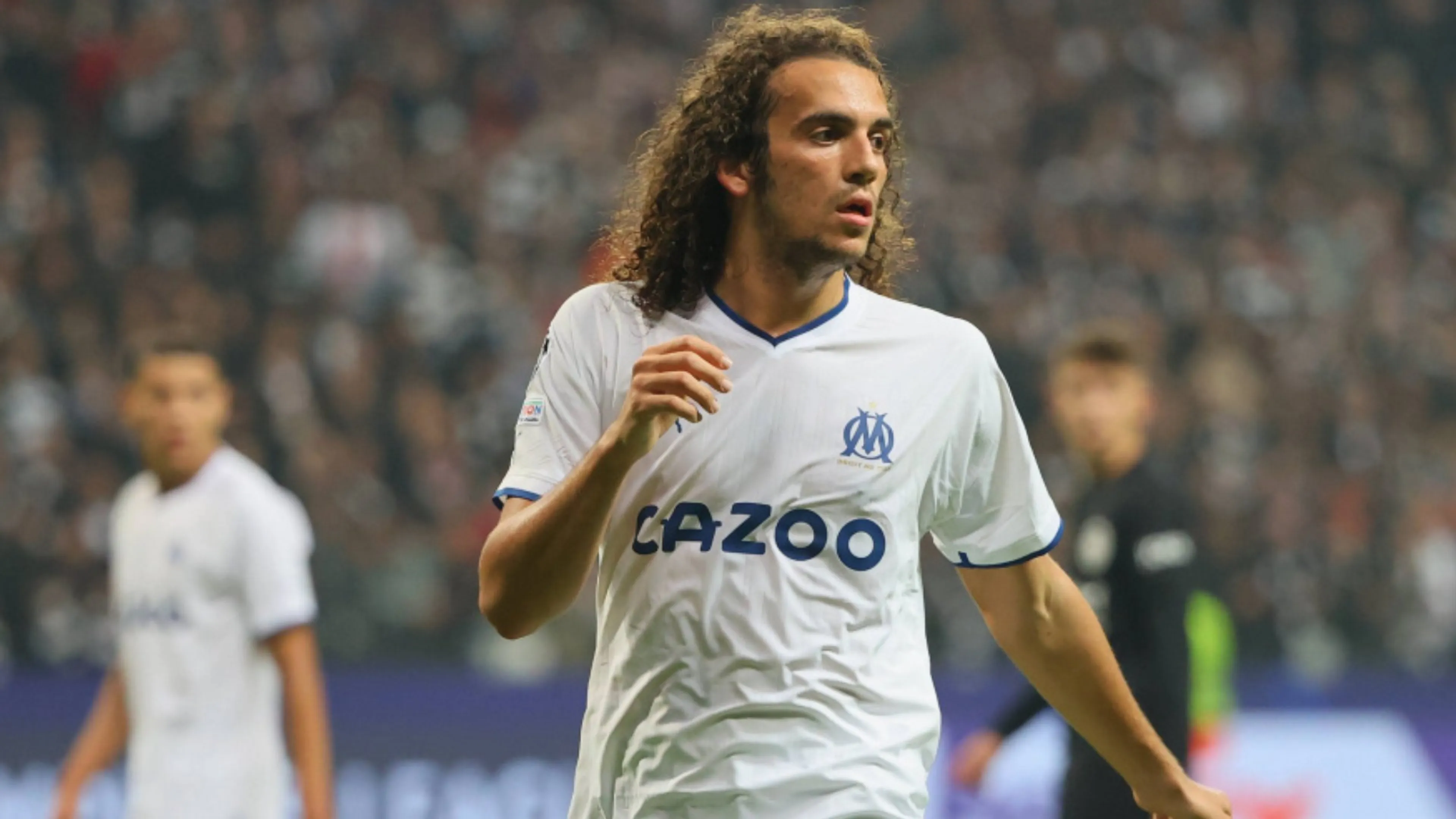 Copertina di Guendouzi, incredibile disavventura: paura per la moglie e il figlio. La reazione del giocatore (VIDEO)