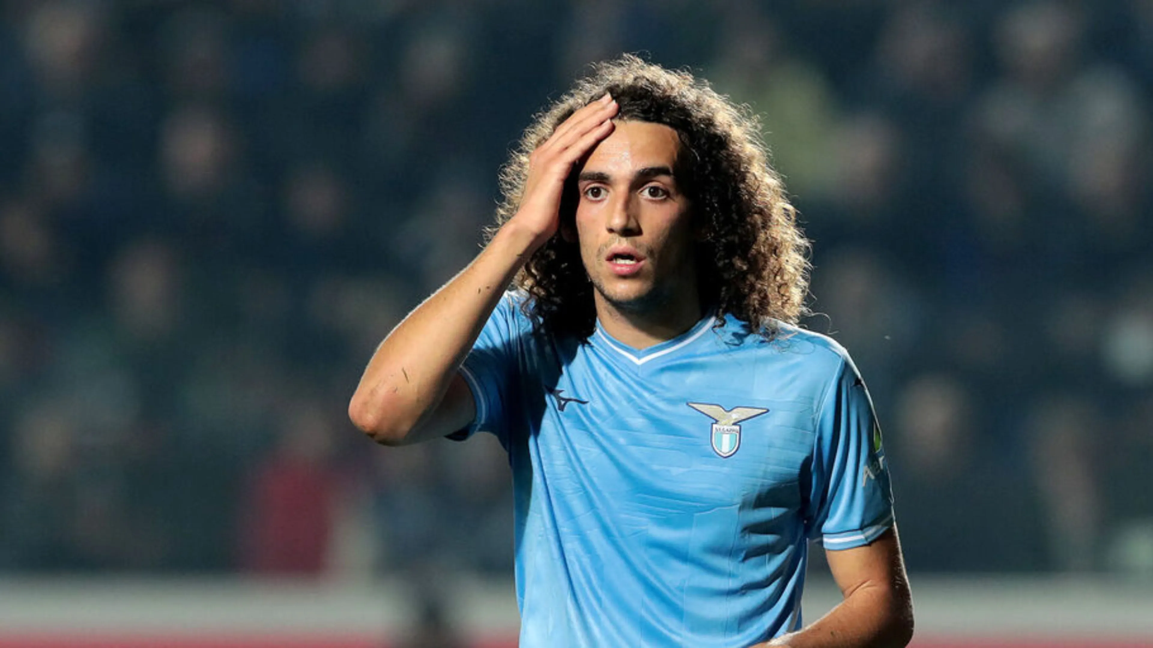 Follia a Lecce, sasso lanciato contro Guendouzi