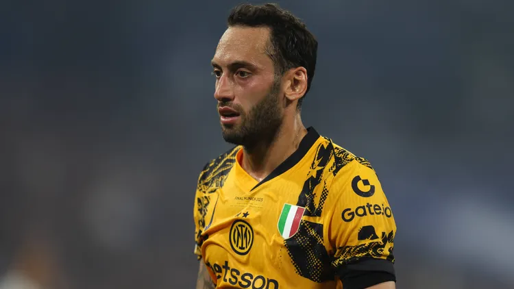 /images/h/a/k/hakan-calhanoglu-fc-internazionale-looks-on-uefa-champions-league-final-2025-paris-saint-germain-v-fc-internazionale-milano-munich-football-arena-may-31-2025-munich-germanyjpg_1751271772341.jpg