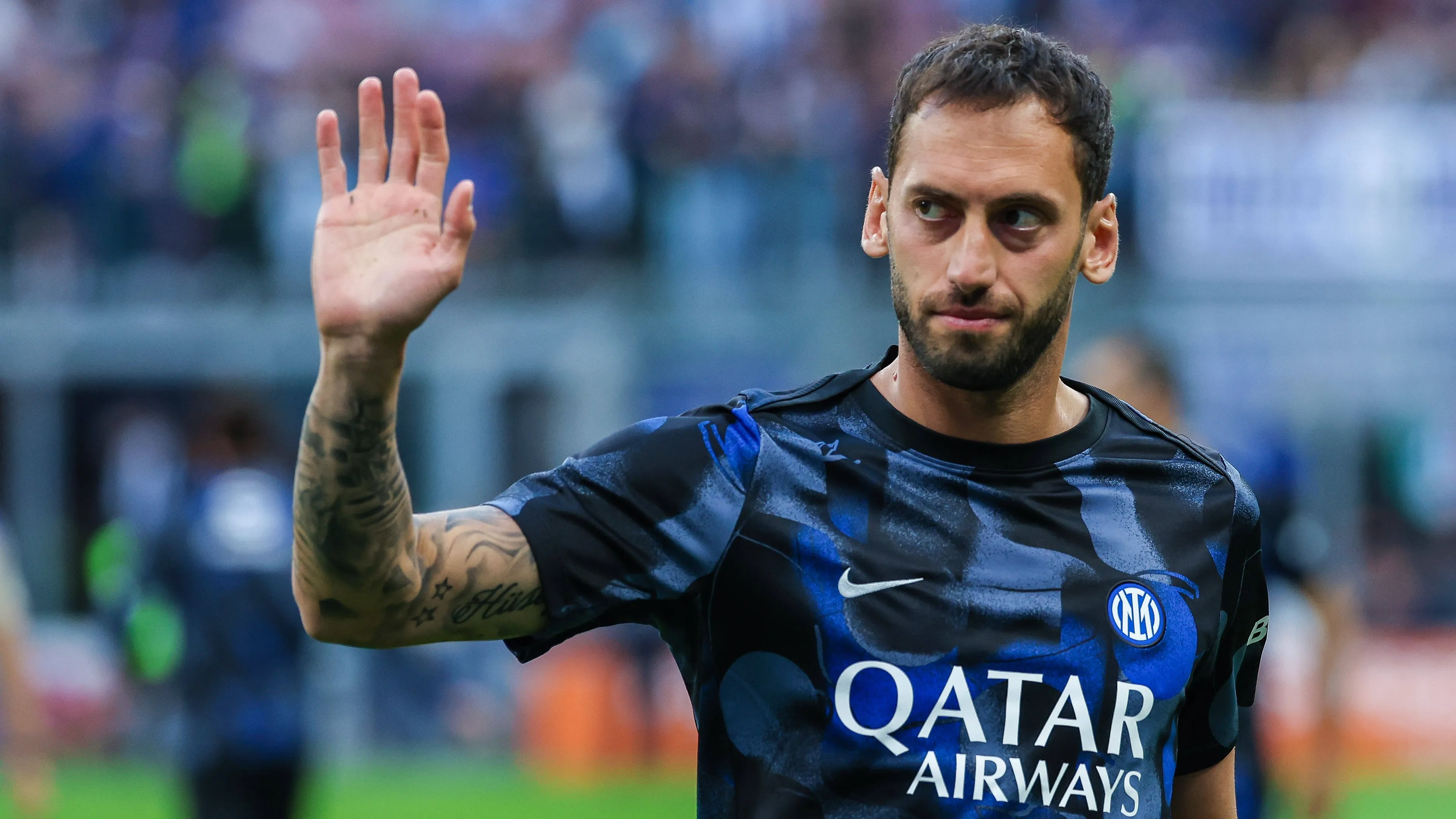 Offerta del Fenerbahce per Calhanoglu