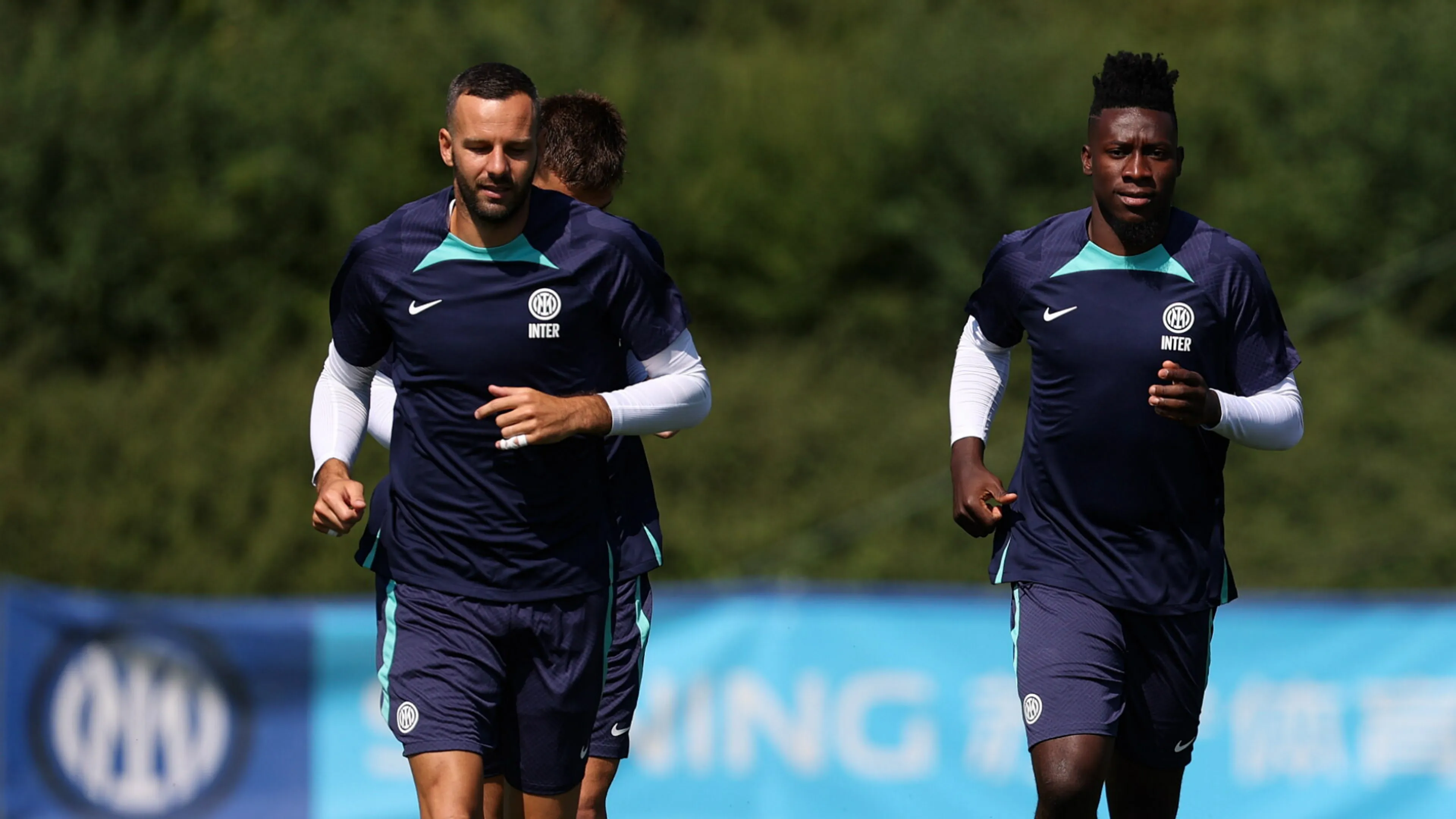 Copertina di Handanovic critica Onana e spiega perché era la sua riserva