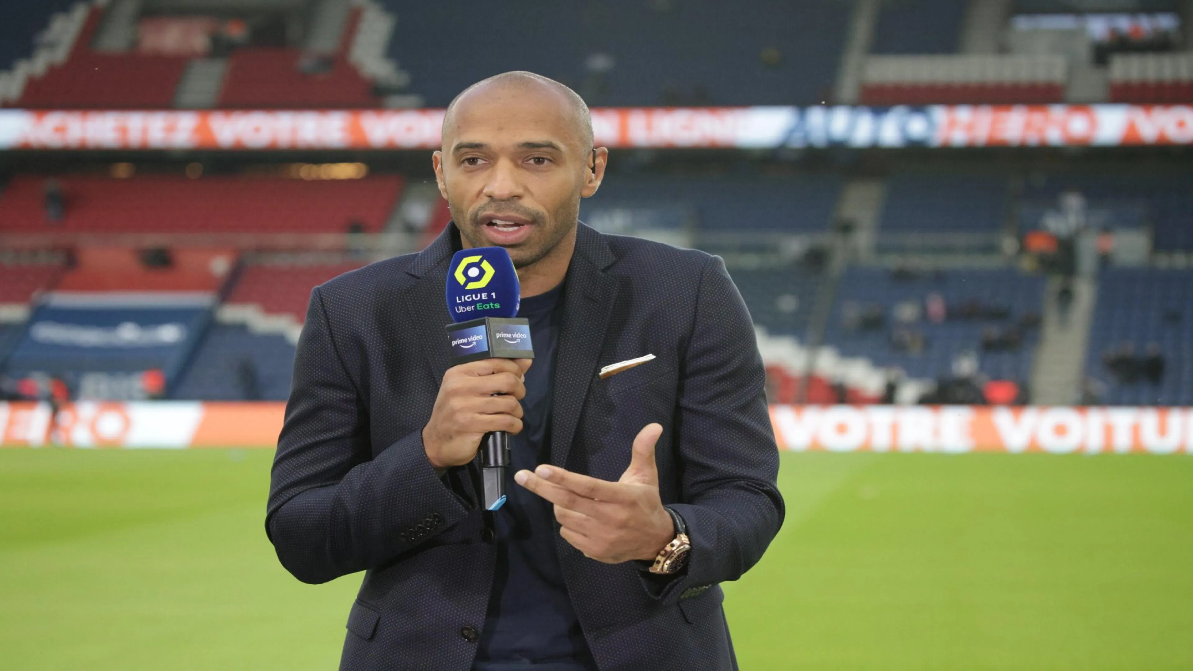 Copertina di Henry dopo i fischi contro Messi a Parigi: “Deve tornare al Barcellona”