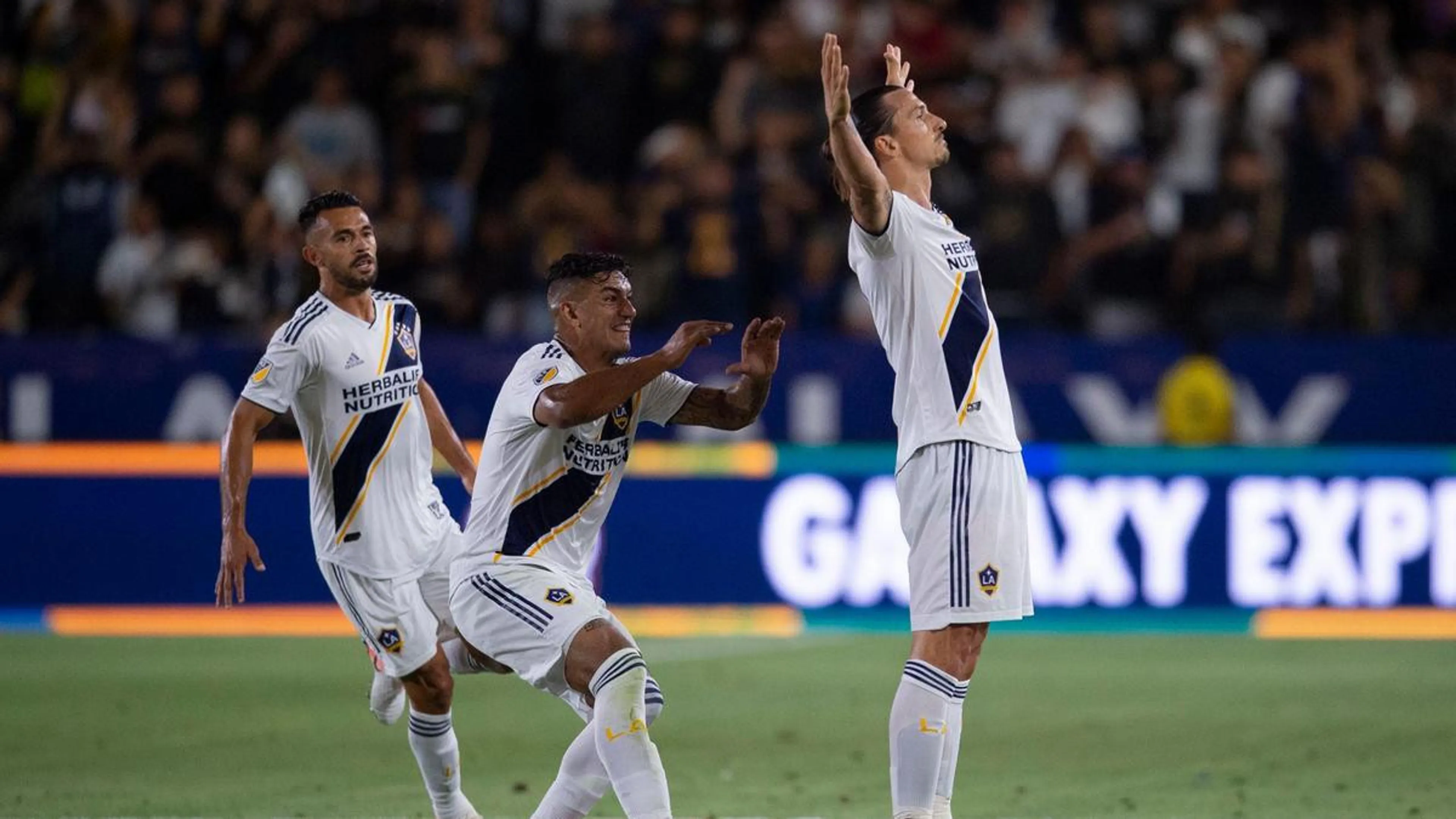 ibra-nel-derby-di-los-angeles-2