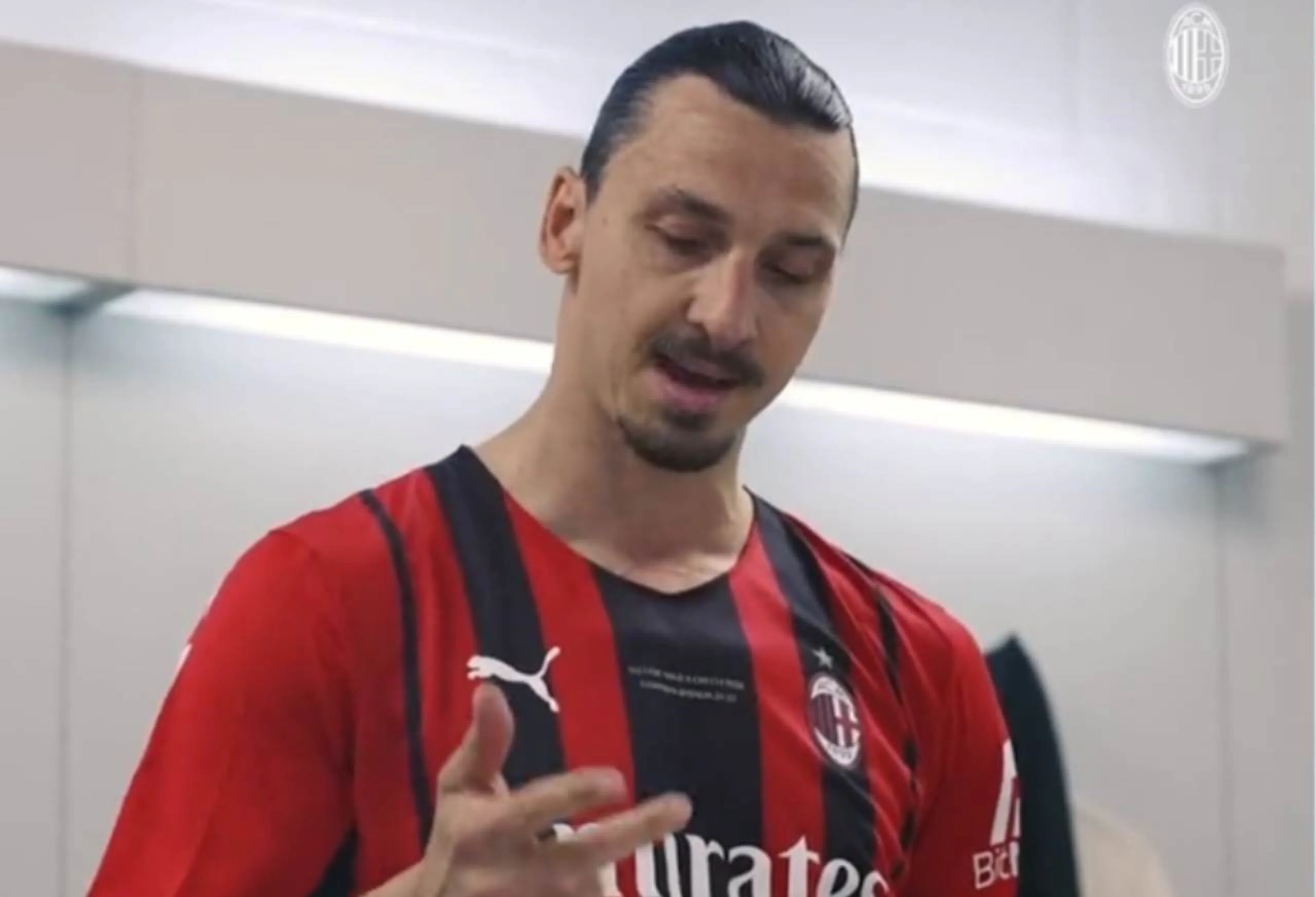 Copertina di Il discorso da brividi di Ibrahimovic negli spogliatoi si conclude… con un tavolo rovesciato (VIDEO)