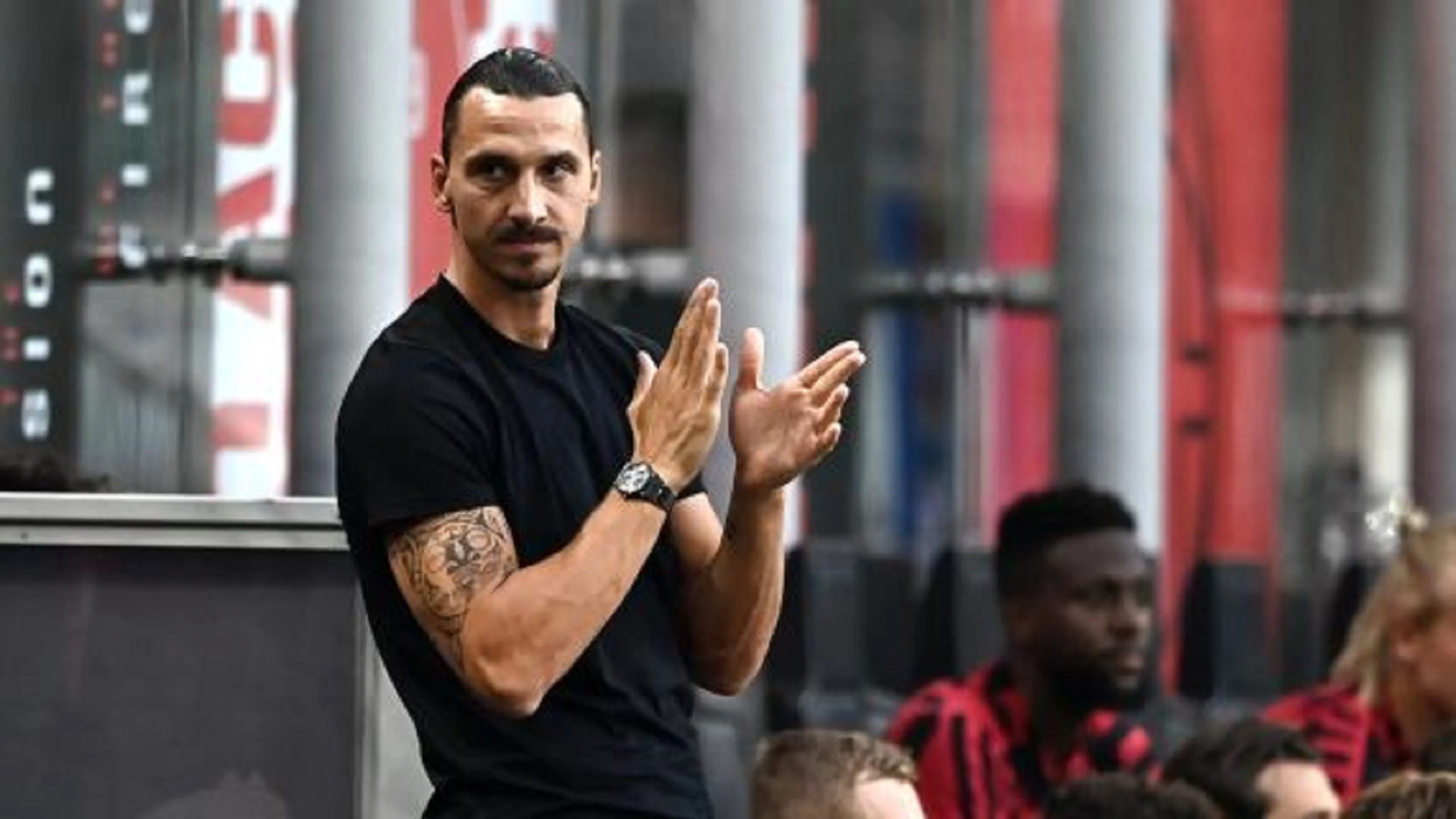 Copertina di Ibrahimovic si commuove per la malattia dell’amico: “Ti voglio bene”