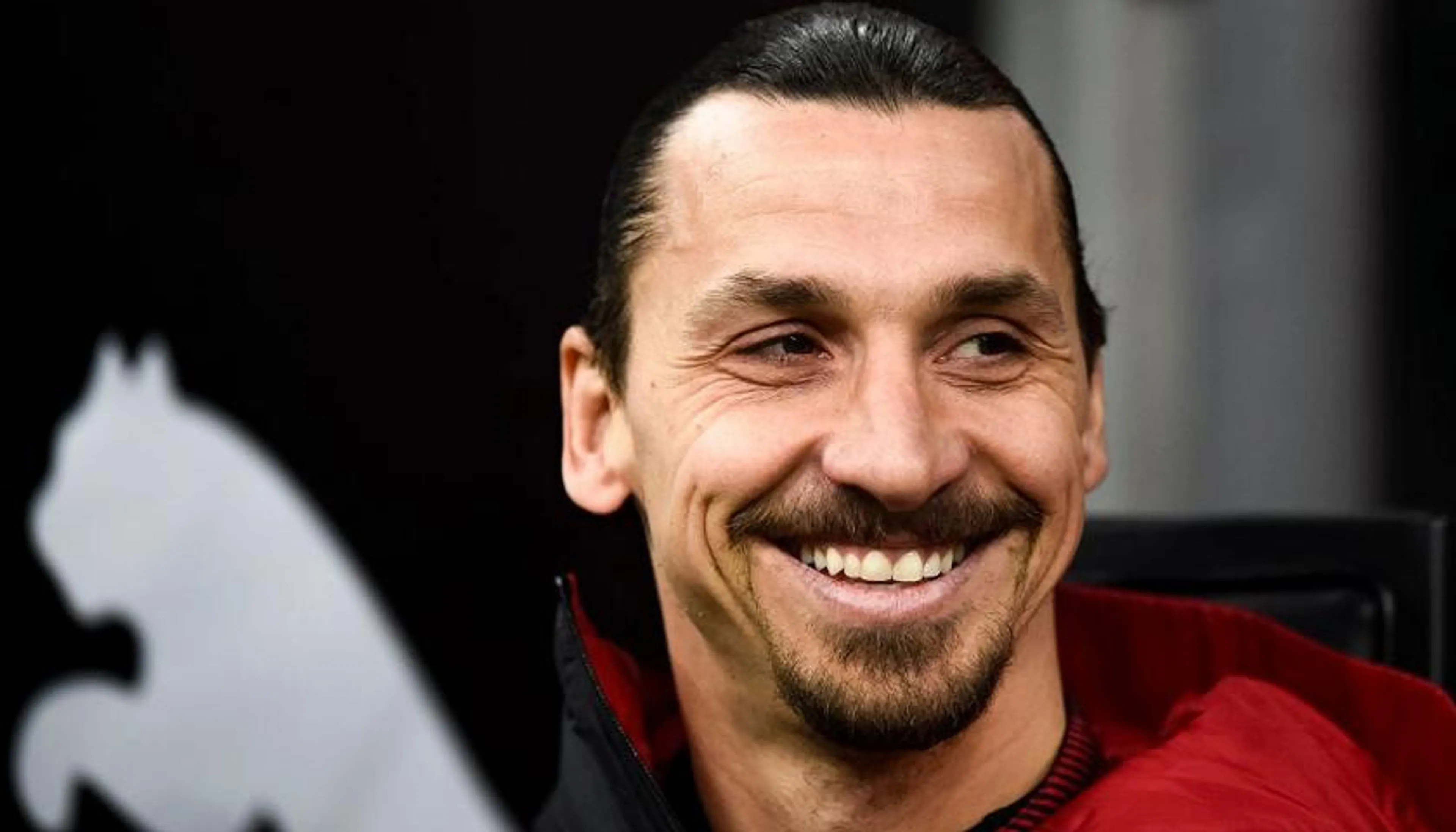Copertina di De Laurentiis ingaggia Ibrahimovic, ma per una serie con Carlo Verdone