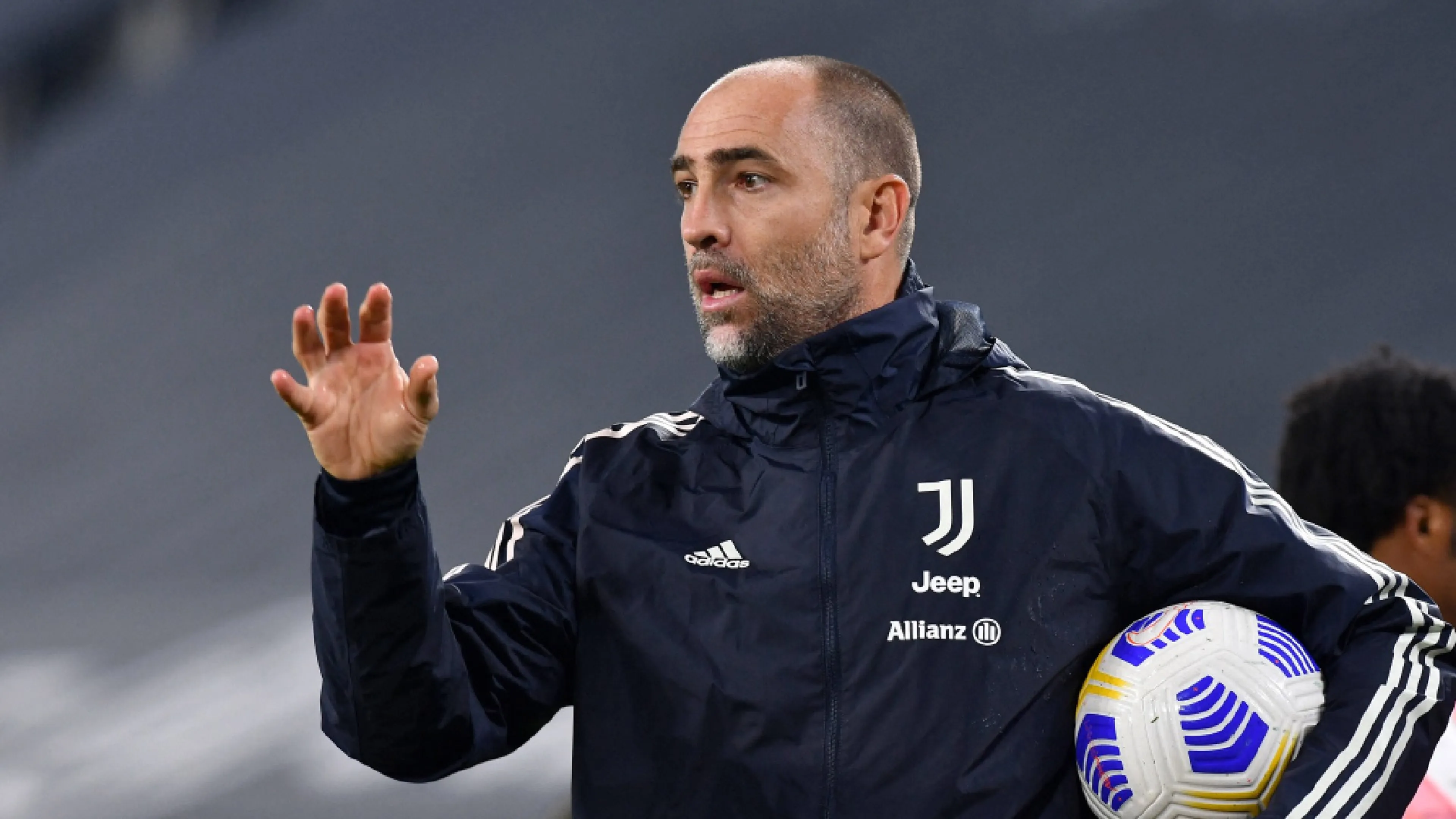 Copertina di Juve, Tudor si presenta: "Niente scuse, qui si gioca per vincere. Ecco da quali giocatori riparto"