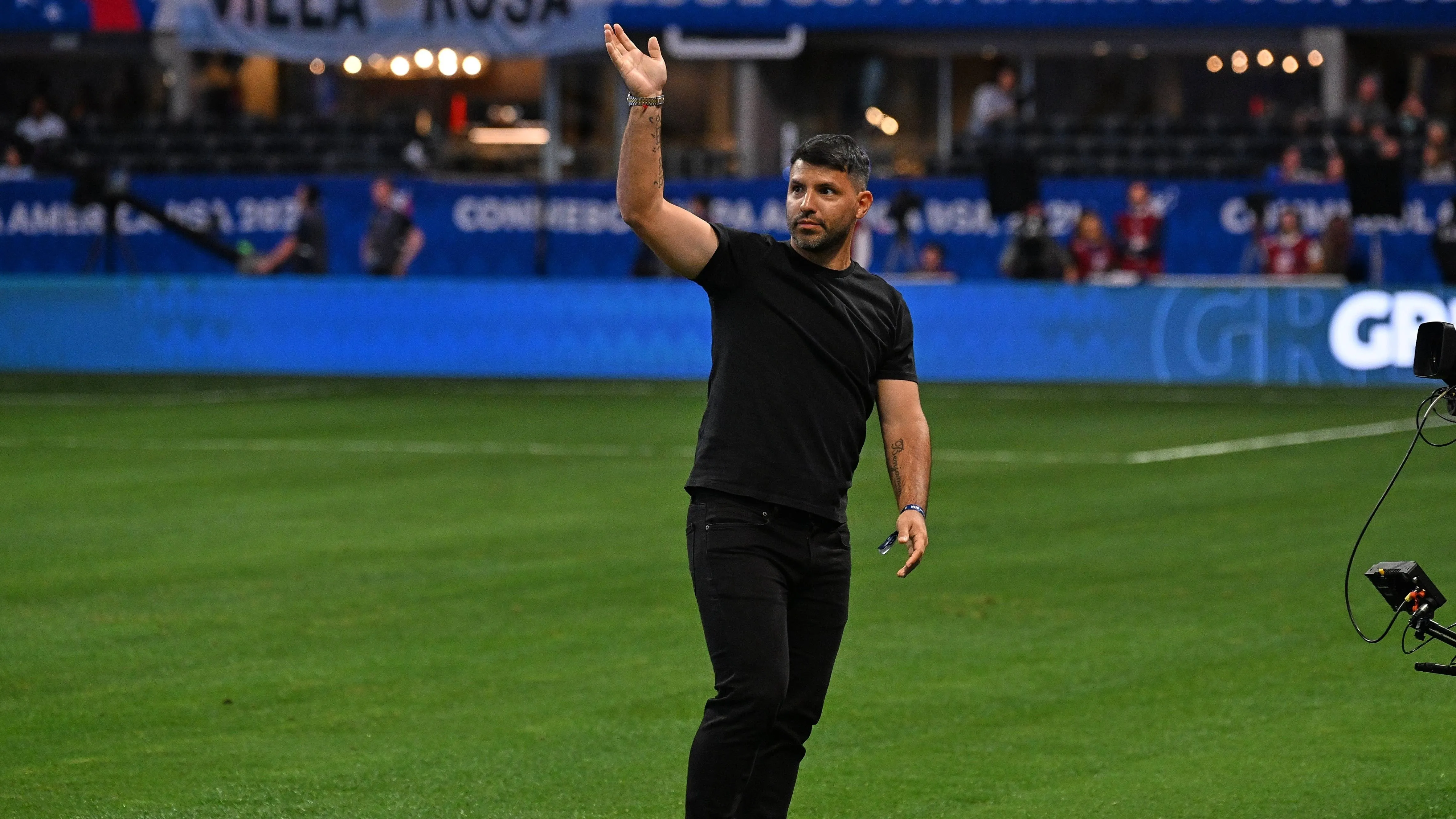 Aguero ha tradito la sua compagna