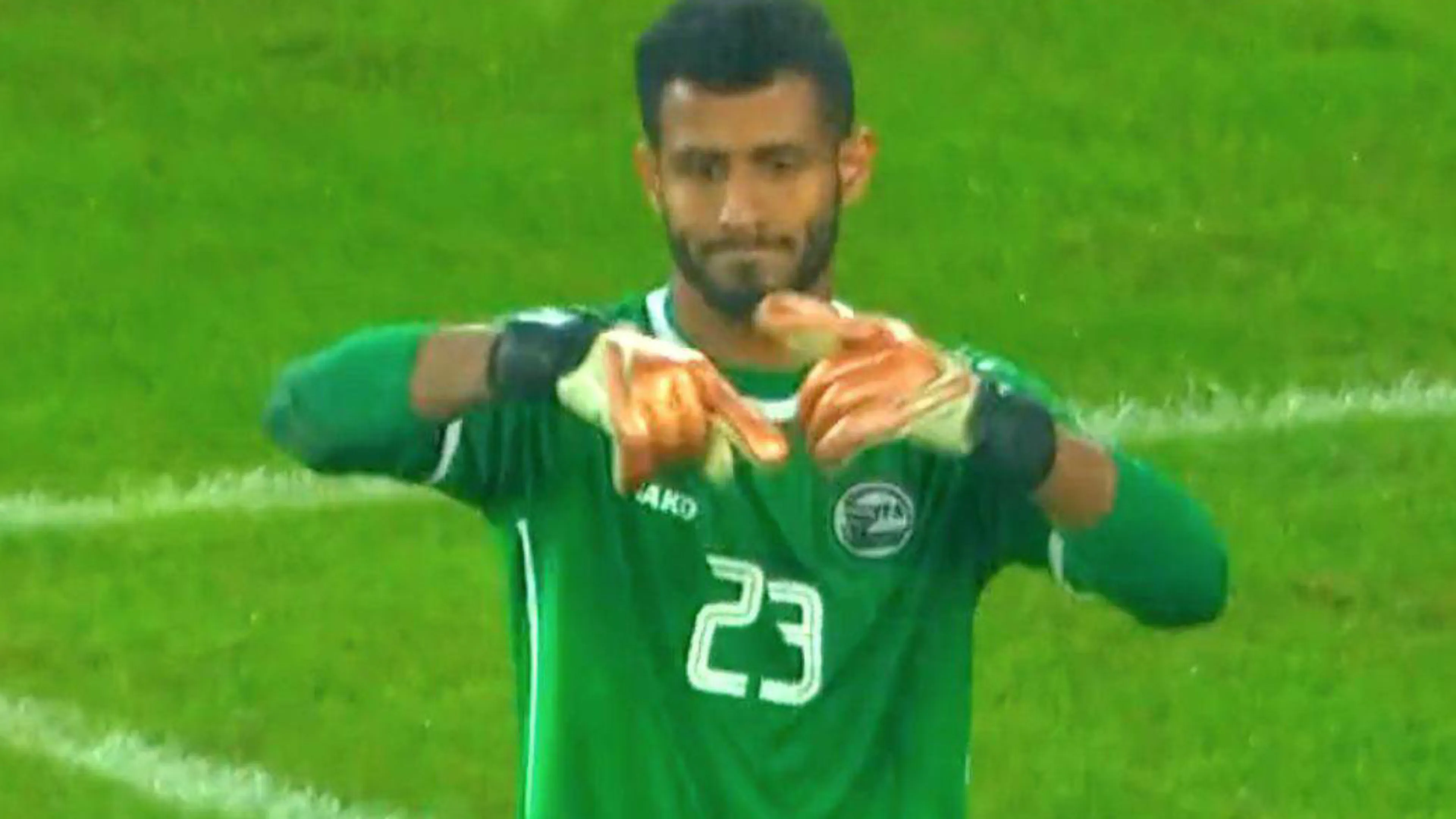 Copertina di Due papere in Coppa del Golfo. Disperato, il portiere dello Yemen chiede il cambio all’allenatore