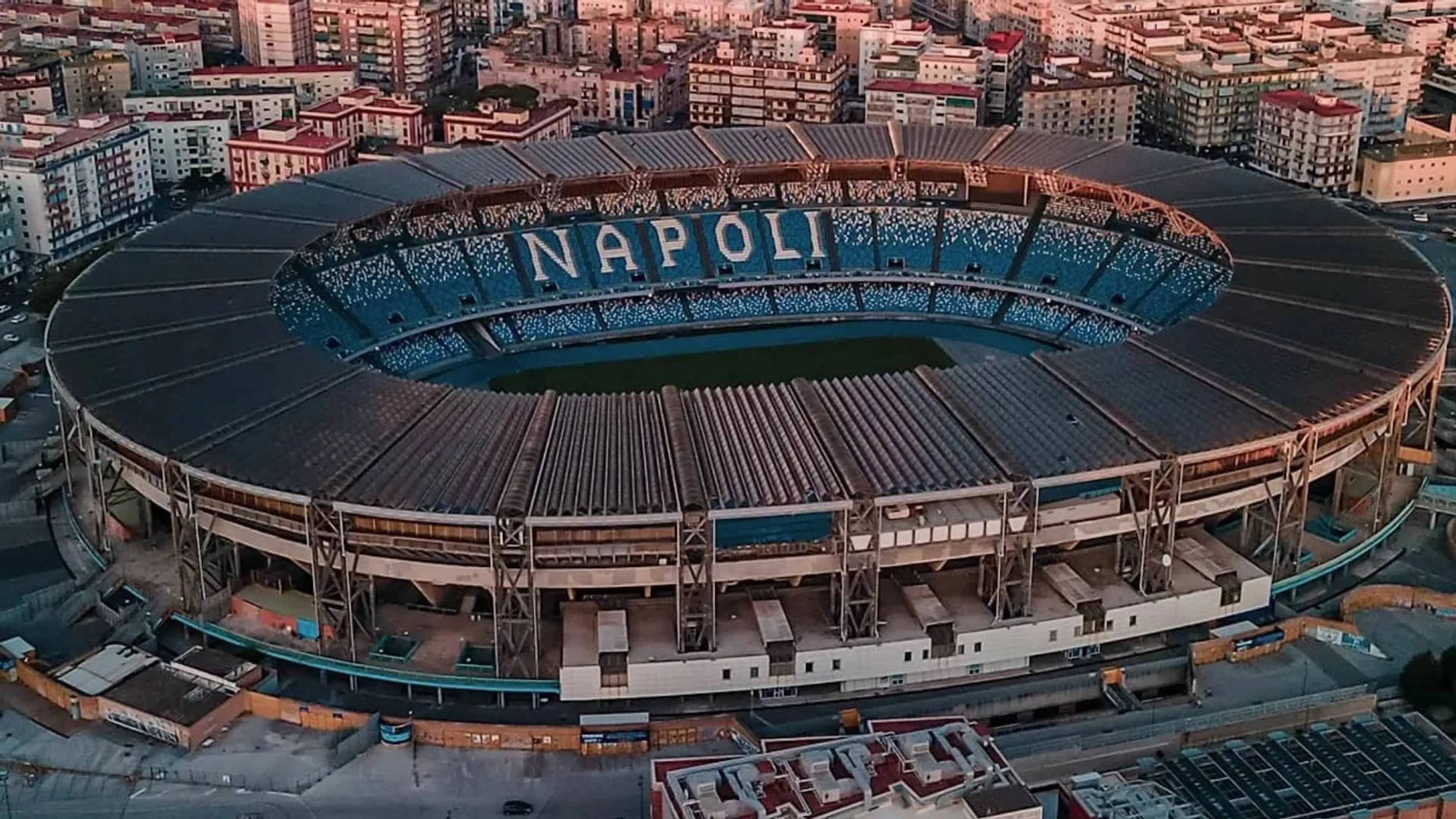 Copertina di De Laurentiis ha deciso: addio allo stadio Maradona!