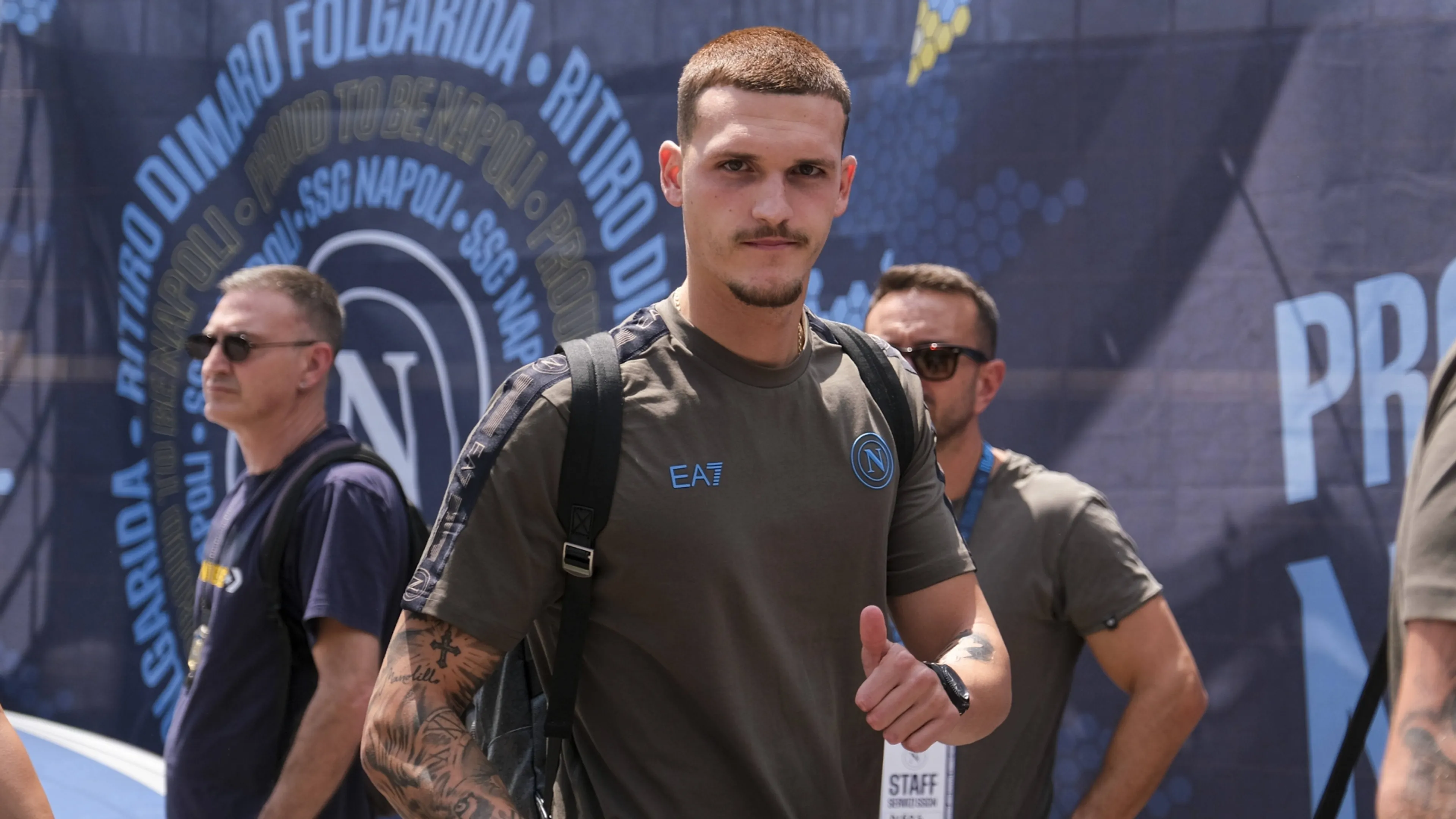 Il Napoli ufficializza Rafa Marin: caratteristiche tecniche del nuovo centrale di Conte