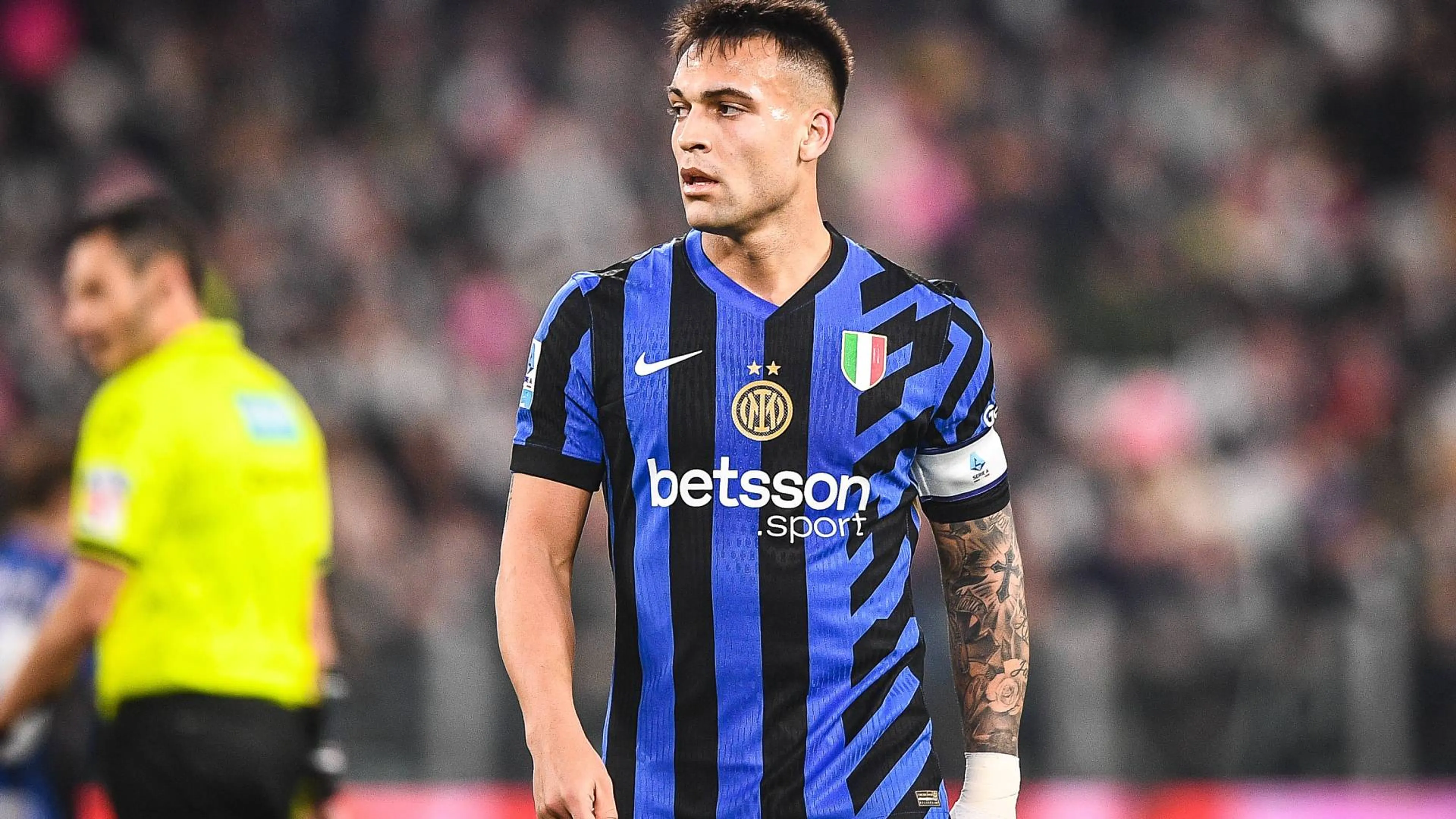 Copertina di Lautaro Martinez, spunta una foto. Il Giornale: "Perché non è stato chiesto l'audio a Dazn?"