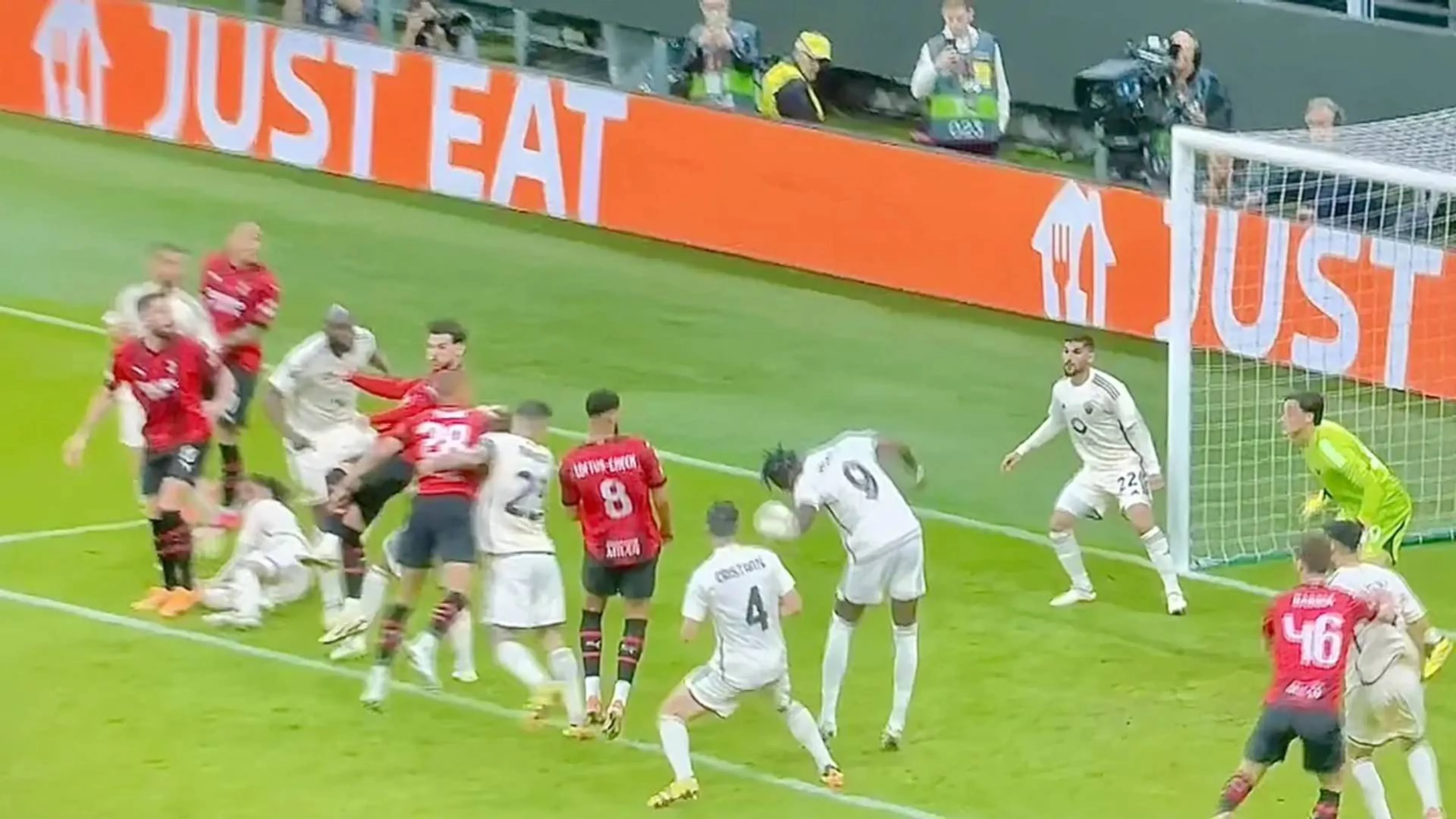 Copertina di Milan-Roma, incredulità durante la telecronaca: "Era rigore!"