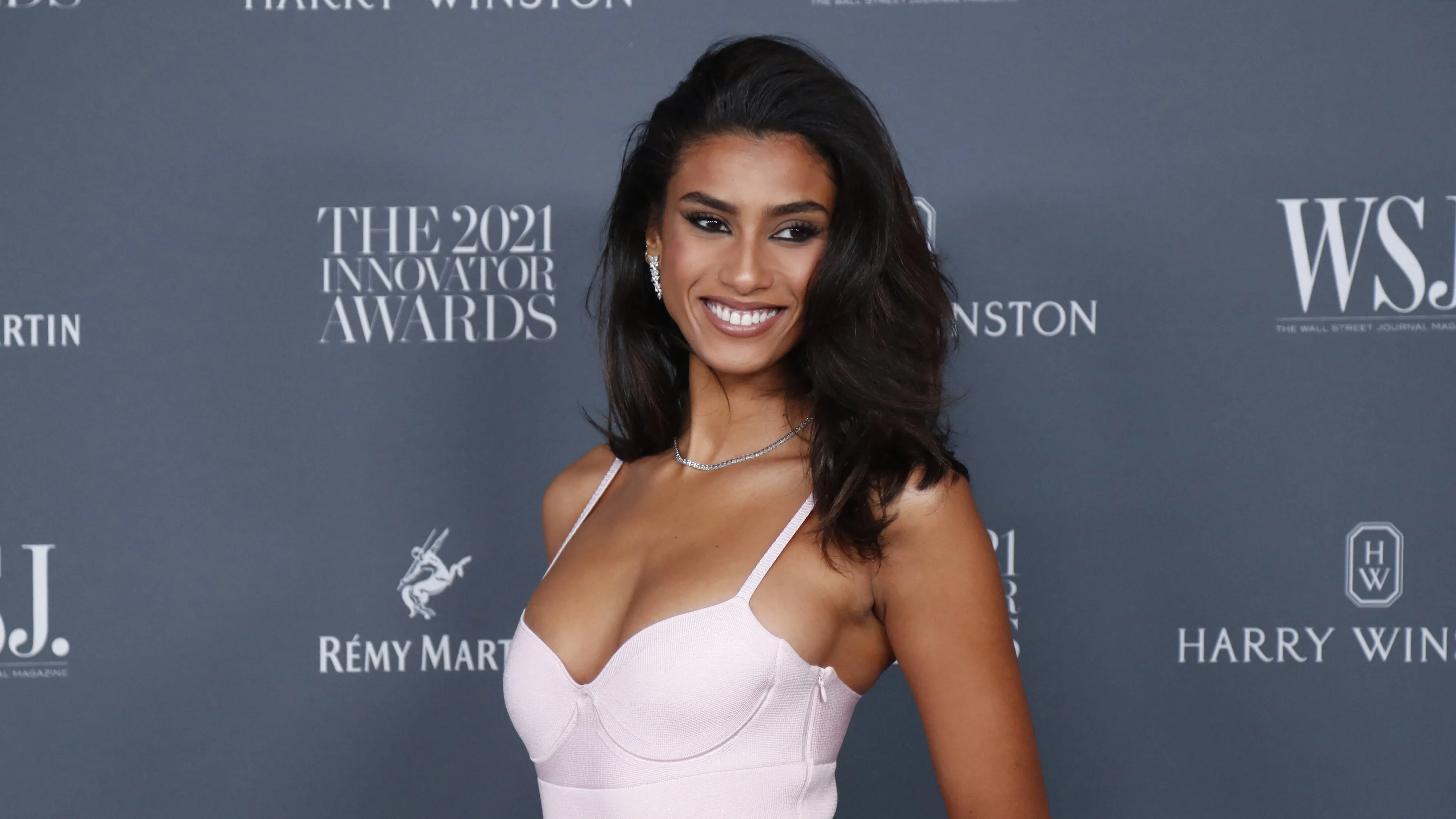 Hakimi all in anche fuori dal campo con la top model Imaan Hammam (FOTO)