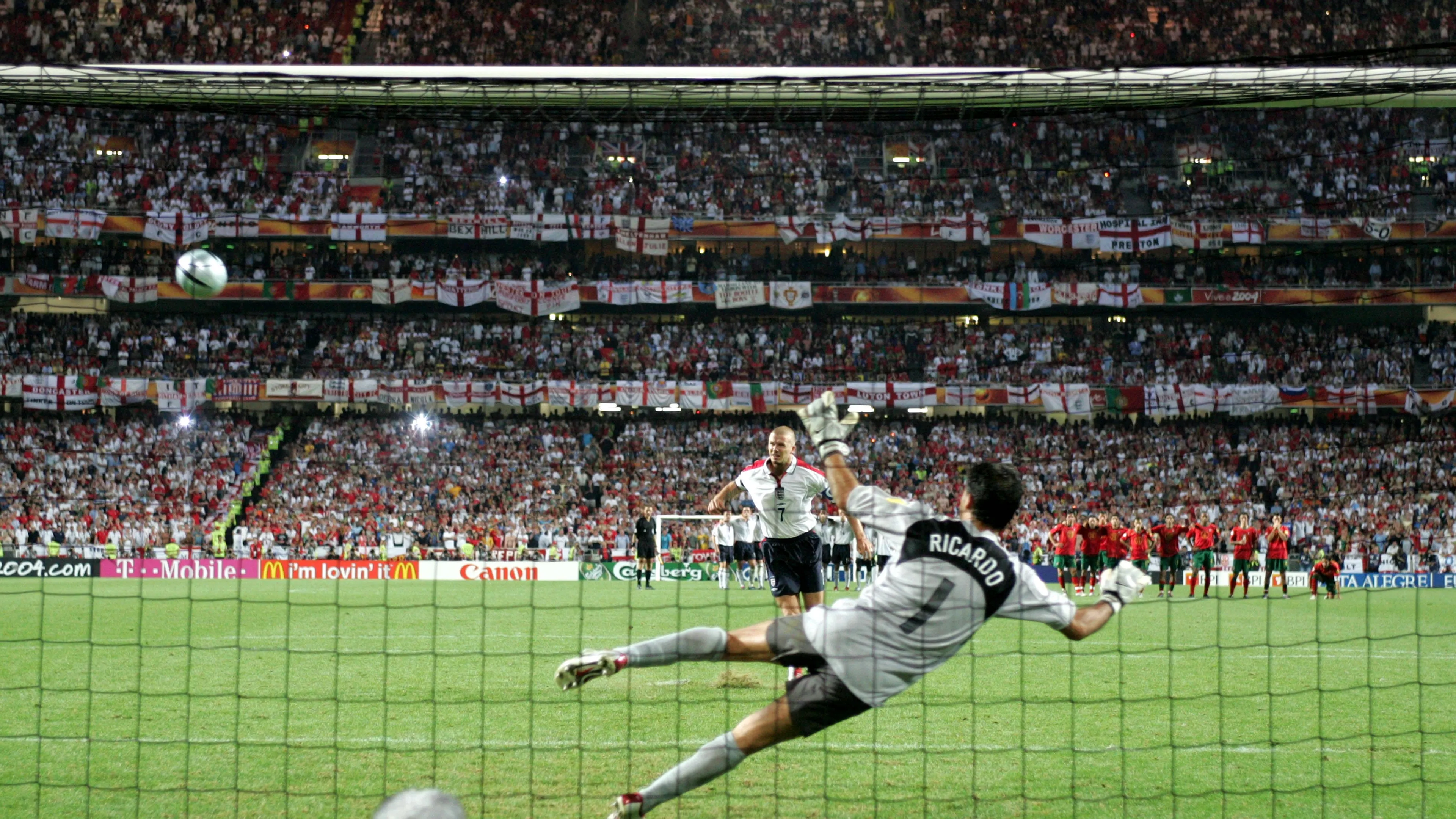 AMARCORD | 24 giugno 2004, Portogallo-Inghilterra 2-2 (6-5 d.c.r.): decisivo Ricardo, Beckham sbaglia il rigore