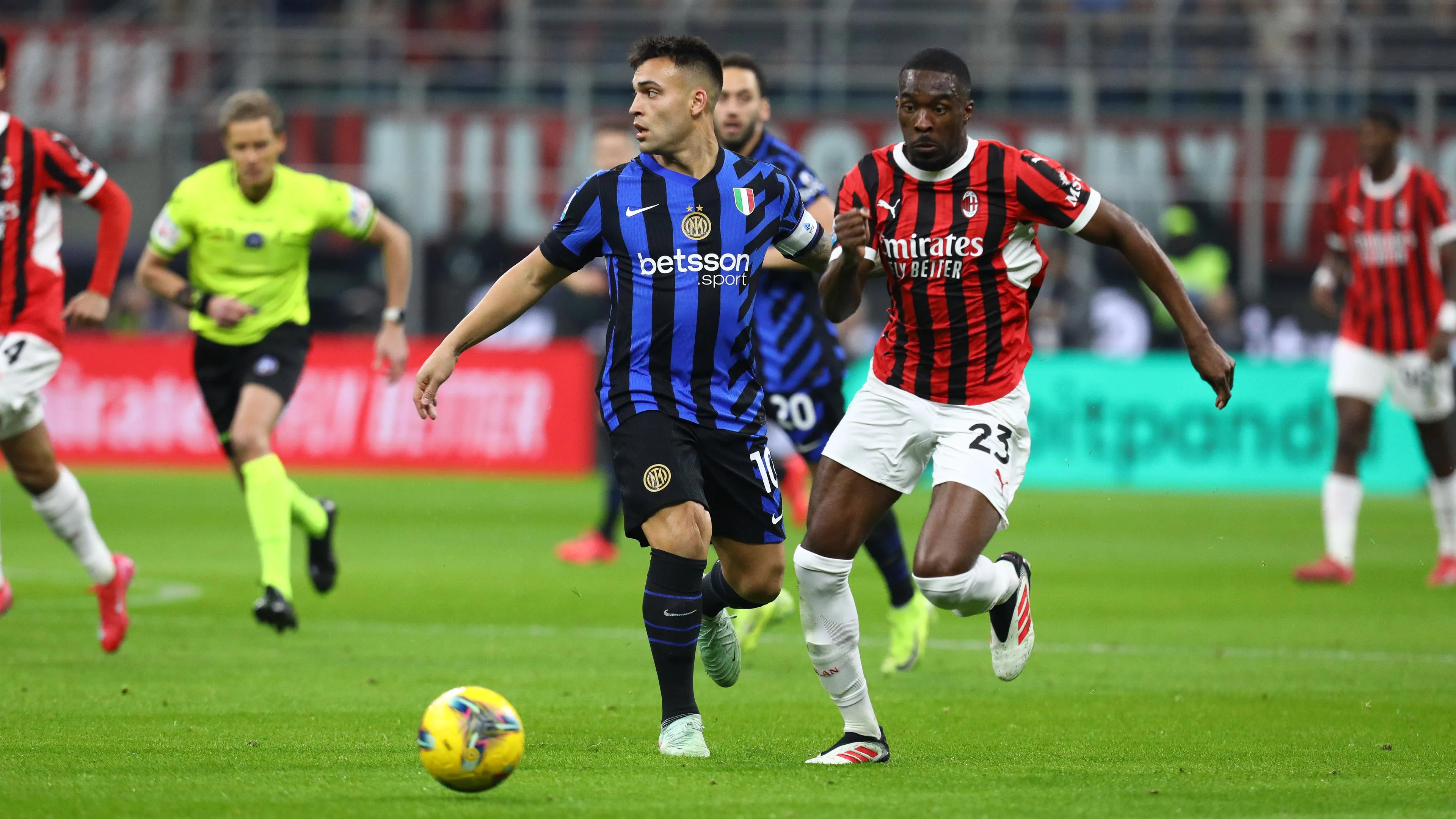 Inter-Milan, si accende anche il derby di mercato: piace un giocatore in scadenza