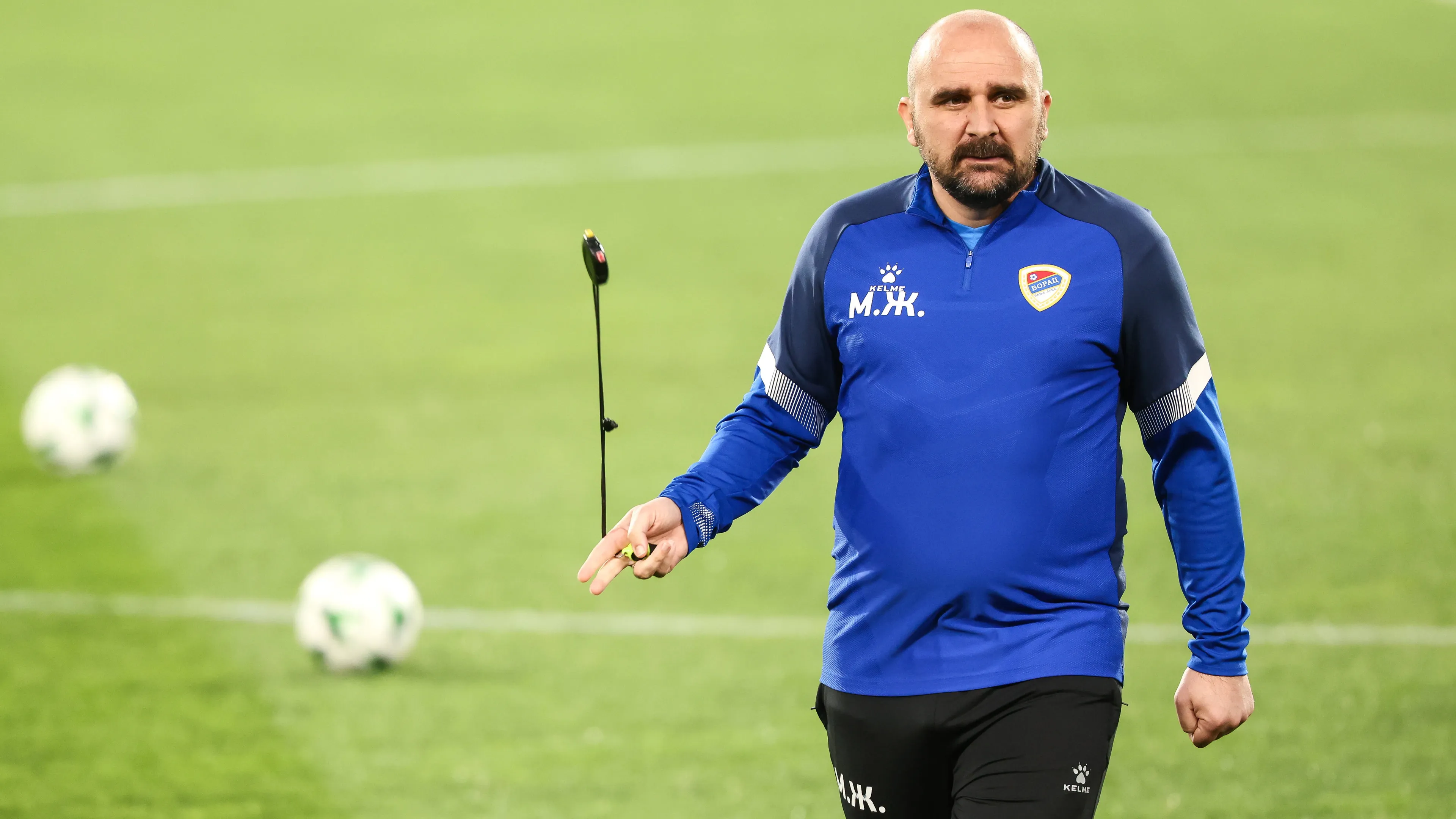 Tragedia in Serbia: l'allenatore Mladen Zizovic muore in panchina durante un match di Super Liga a 44 anni