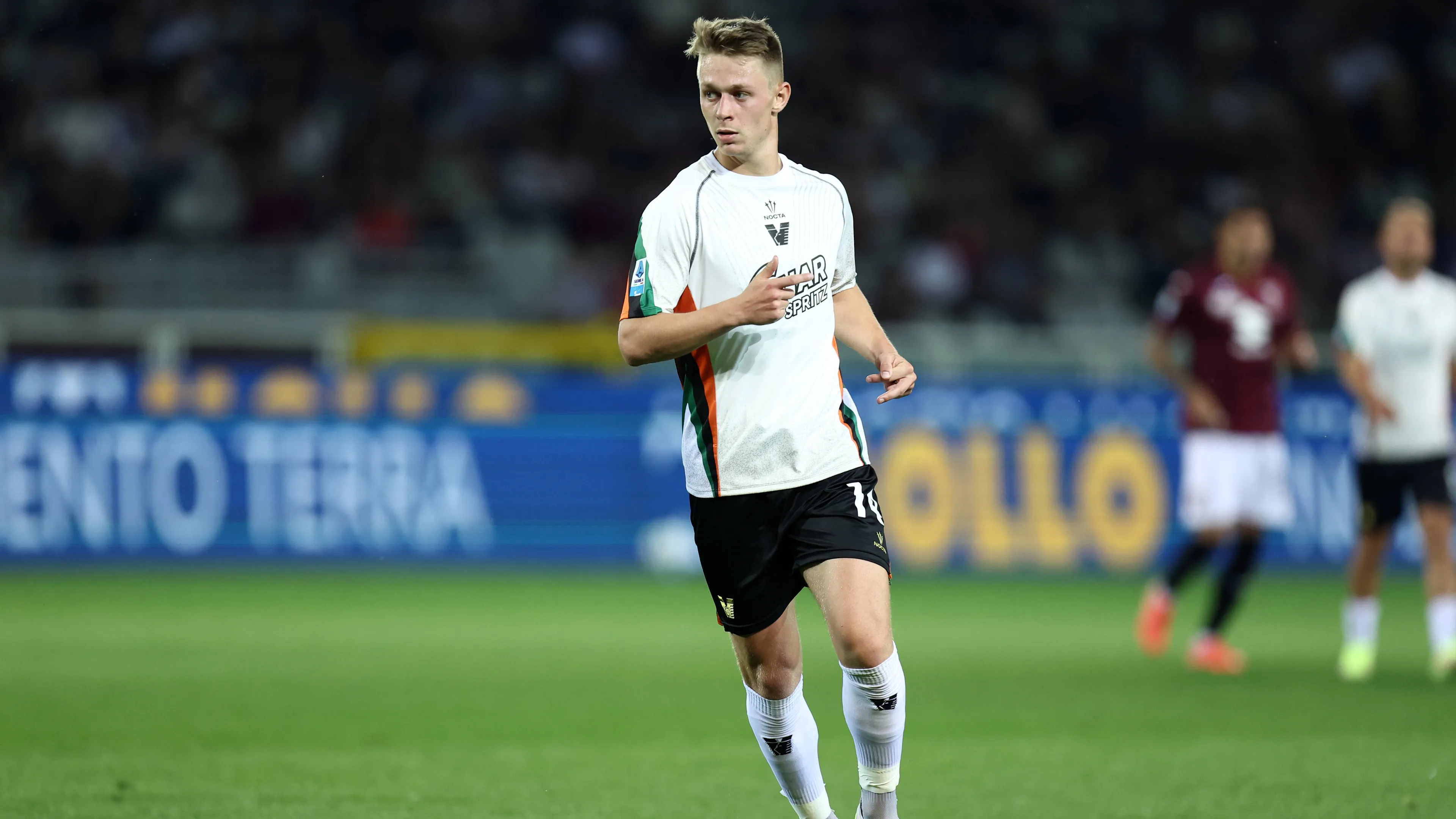 Fiorentina scatenata, supera la concorrenza per Nicolussi Caviglia e avanza per un ex Man Utd