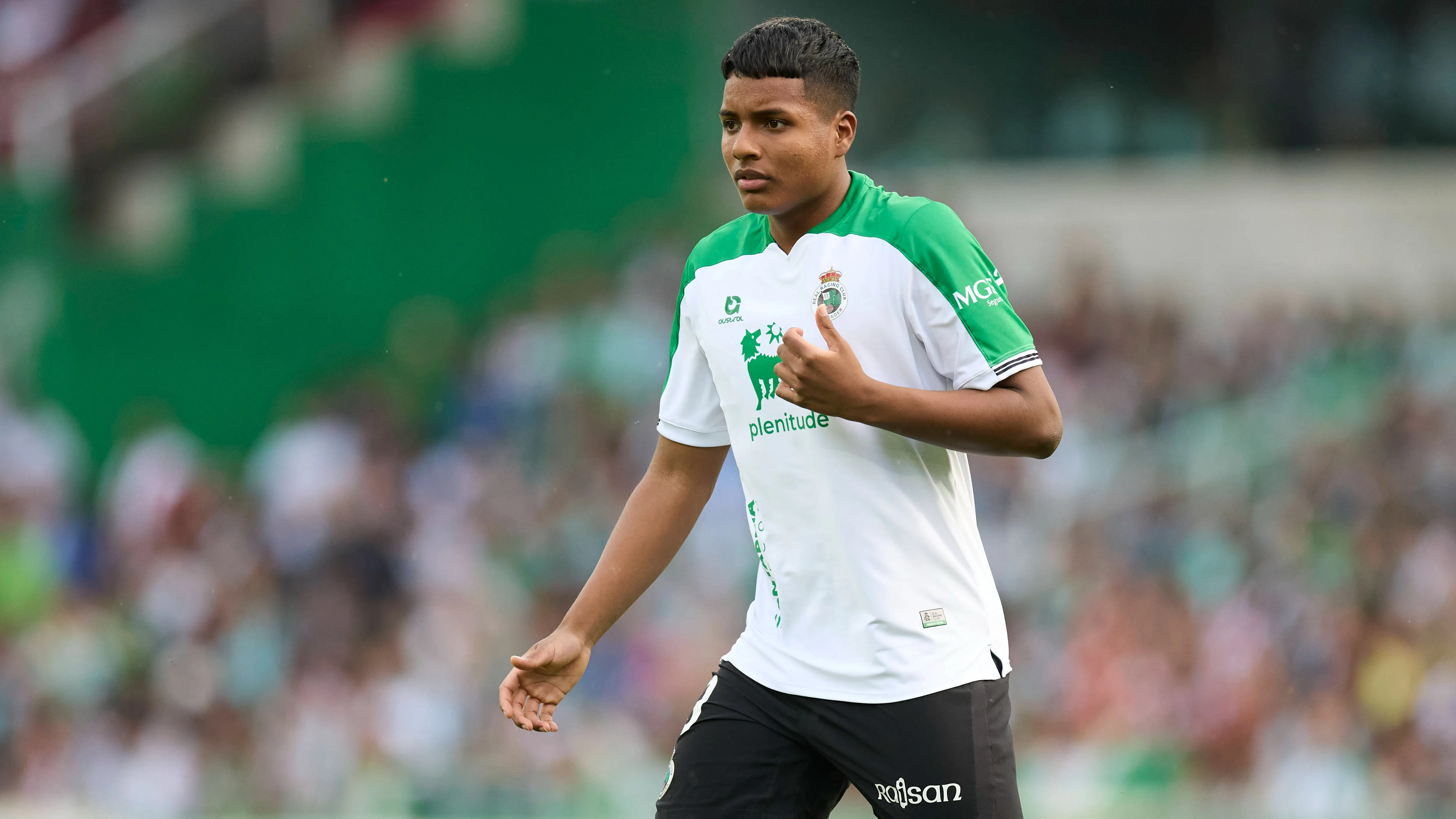 Jeremy Arevalo con la maglia del Racing Santander