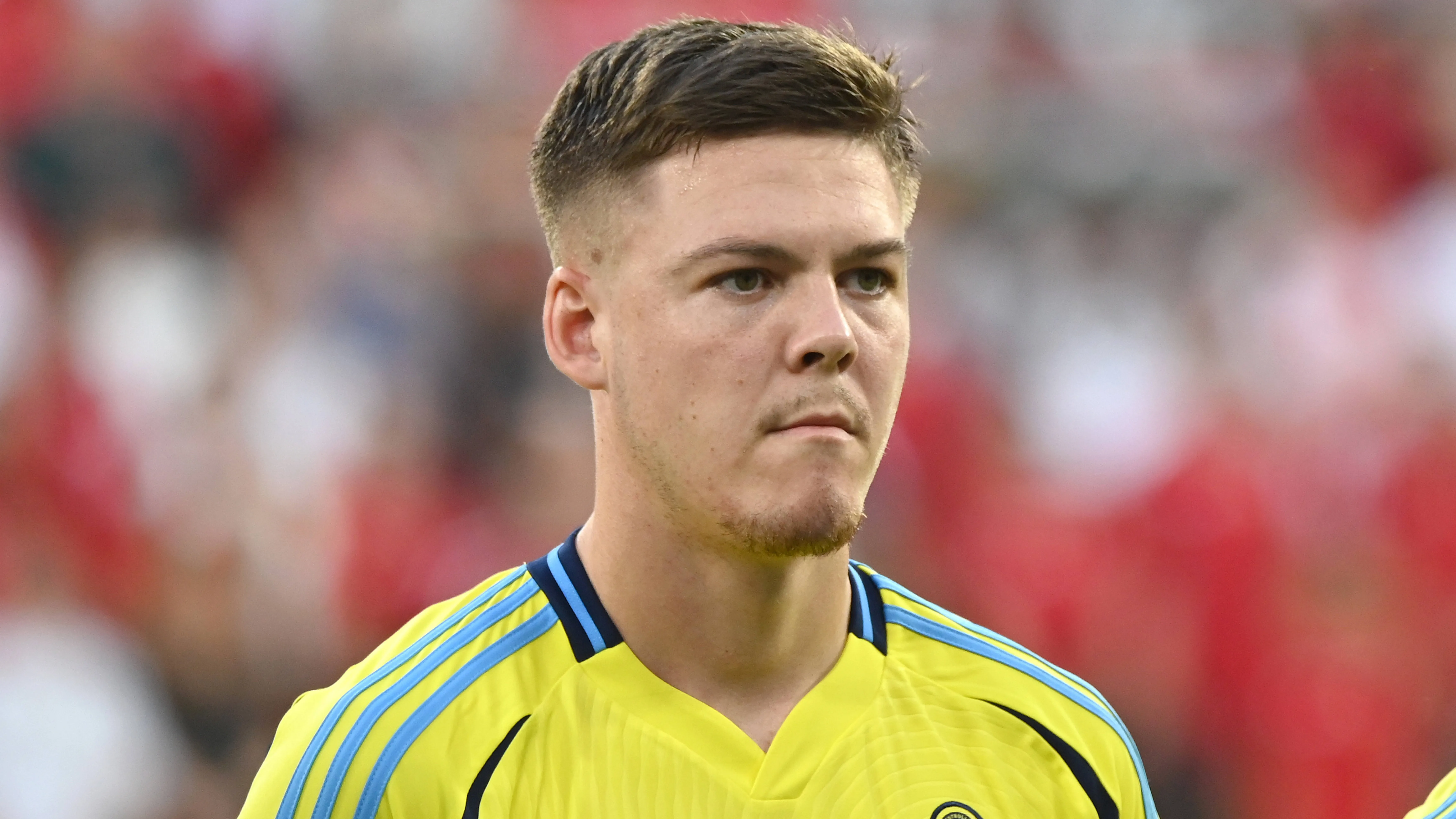 Emil Holm con la maglia della Nazionale Svedese