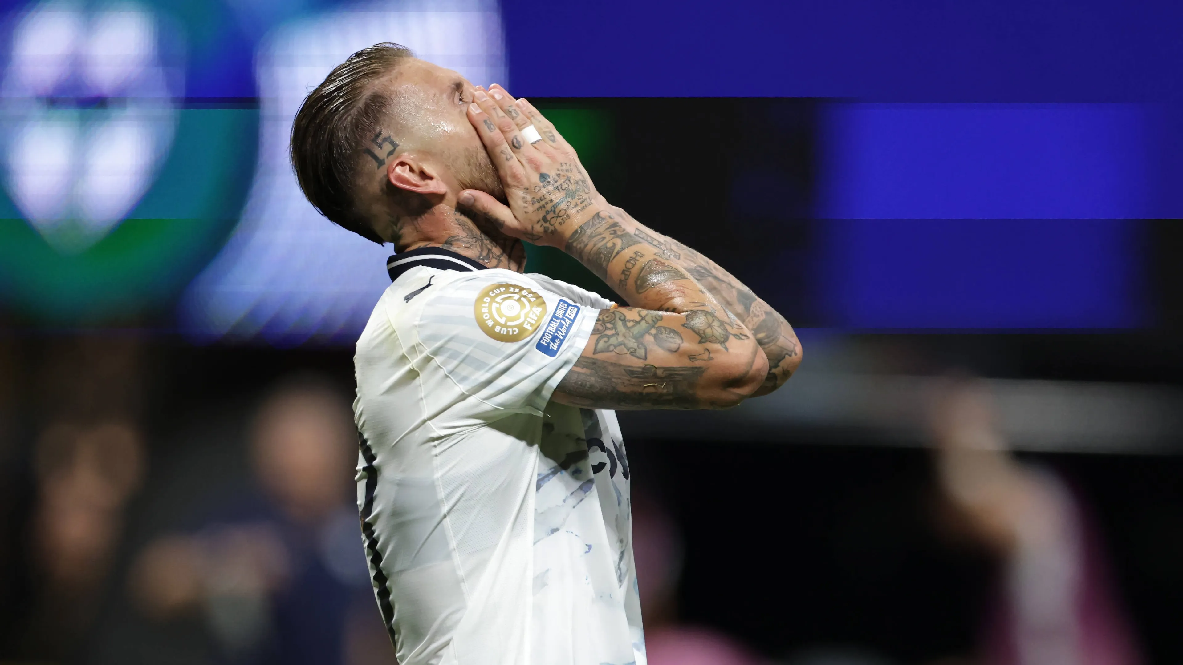 Sergio Ramos tenta il "cucchiaio" su rigore: ma il portiere gli fa fare una figuraccia (VIDEO)