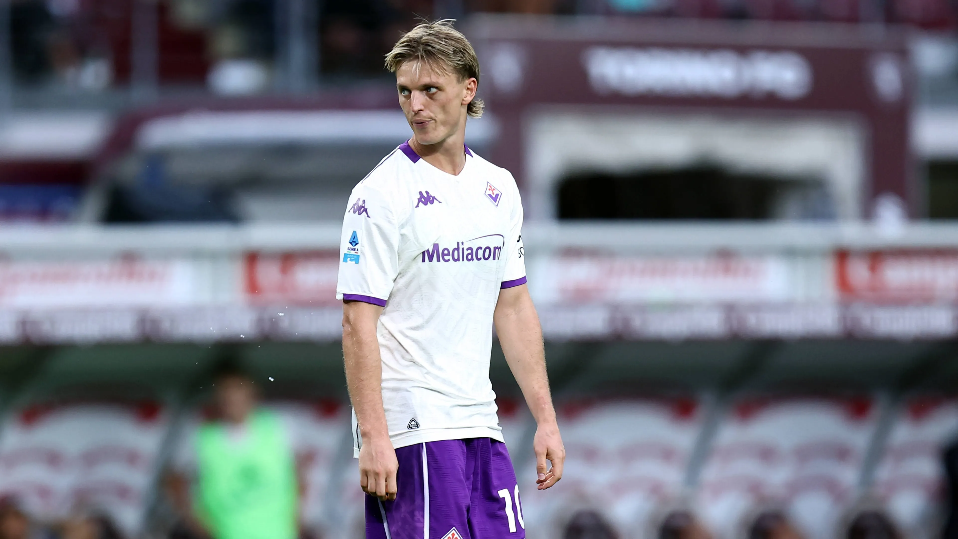 Infortunio Gudmundsson, il giocatore è atteso a Firenze: la situazione