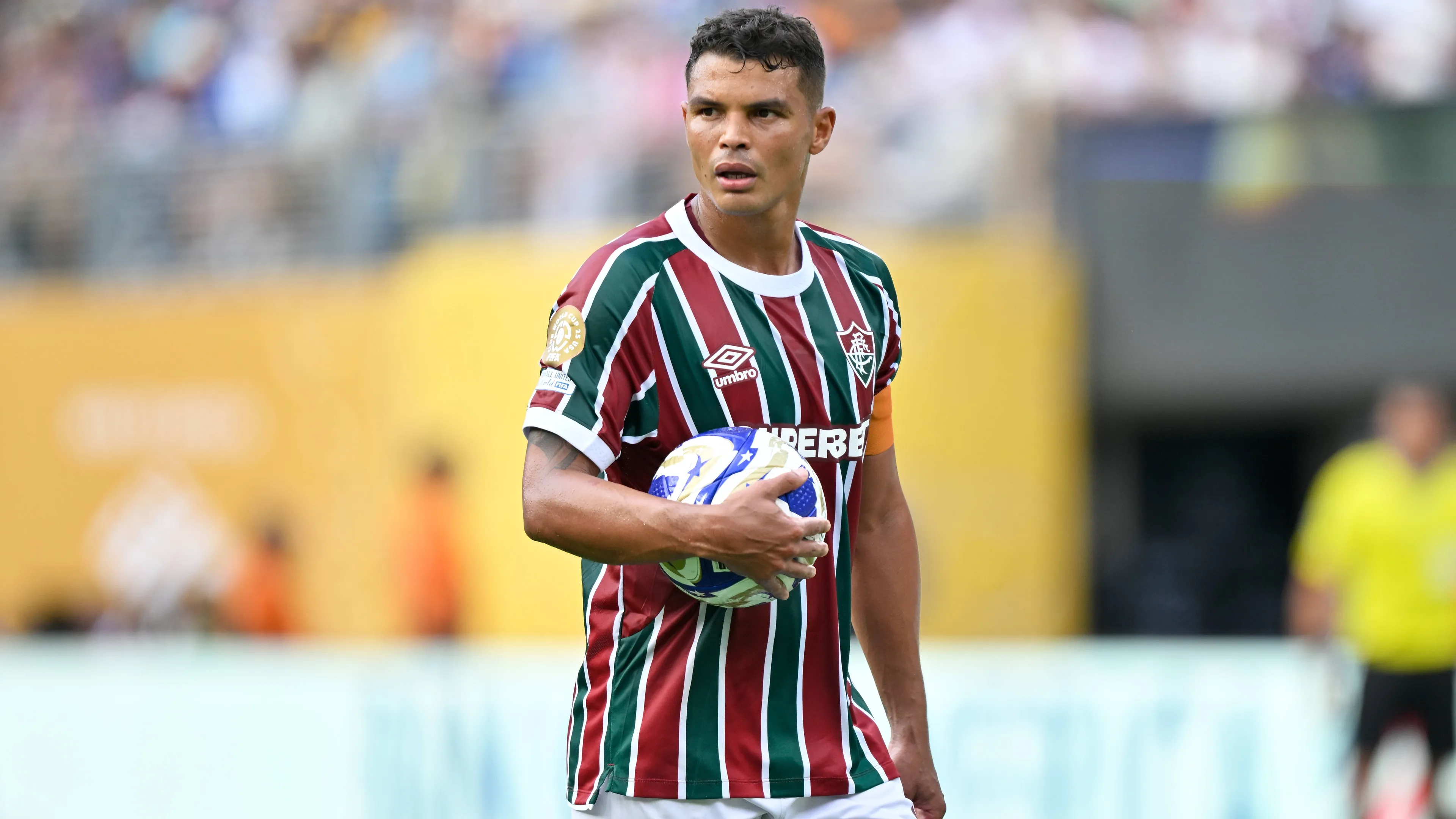 Calciomercato Milan, non solo Thiago Silva: piace un difensore dalla Premier