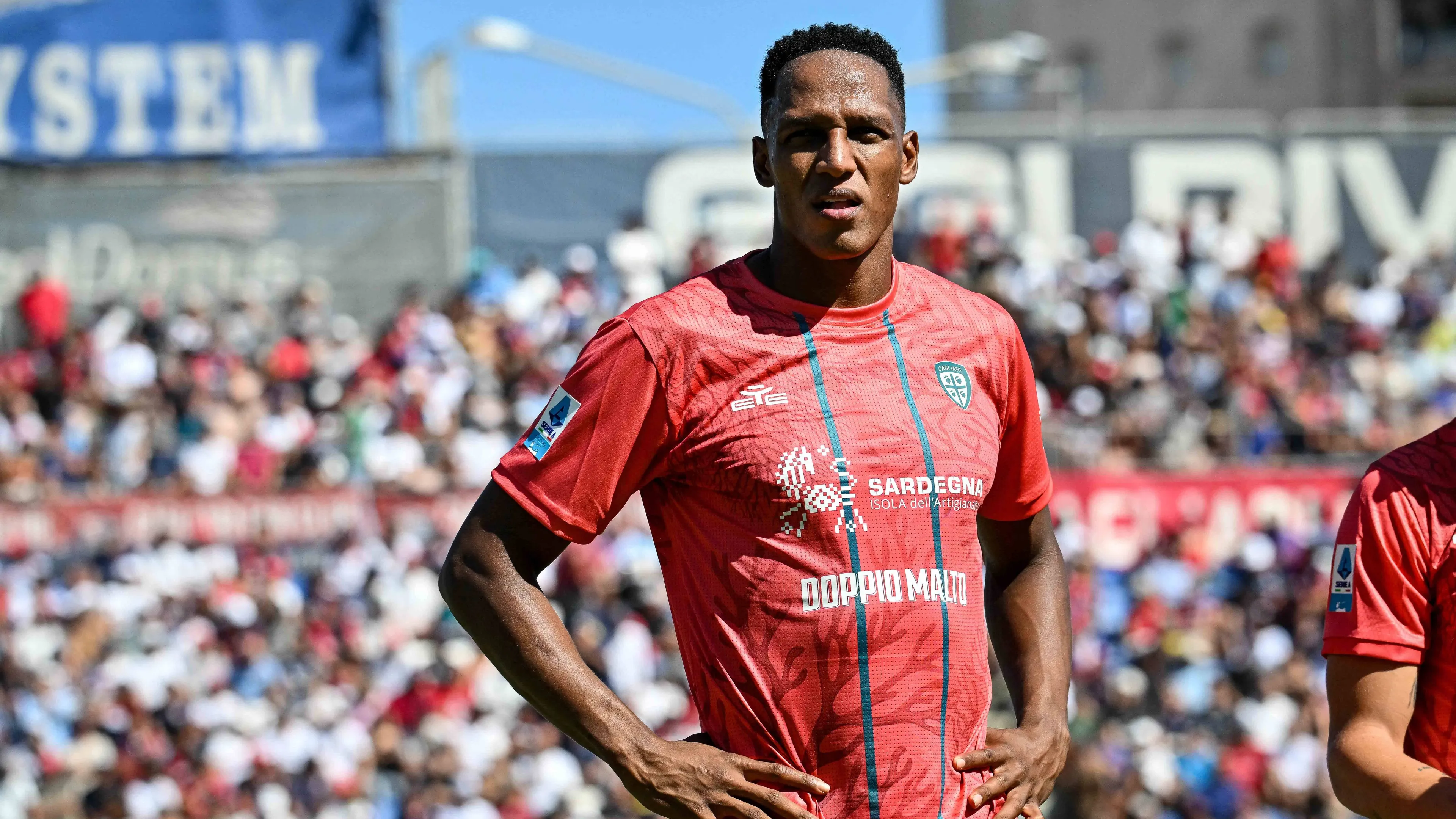 Fantacalcio, quando torna Mina? I tempi di recupero del difensore del Cagliari
