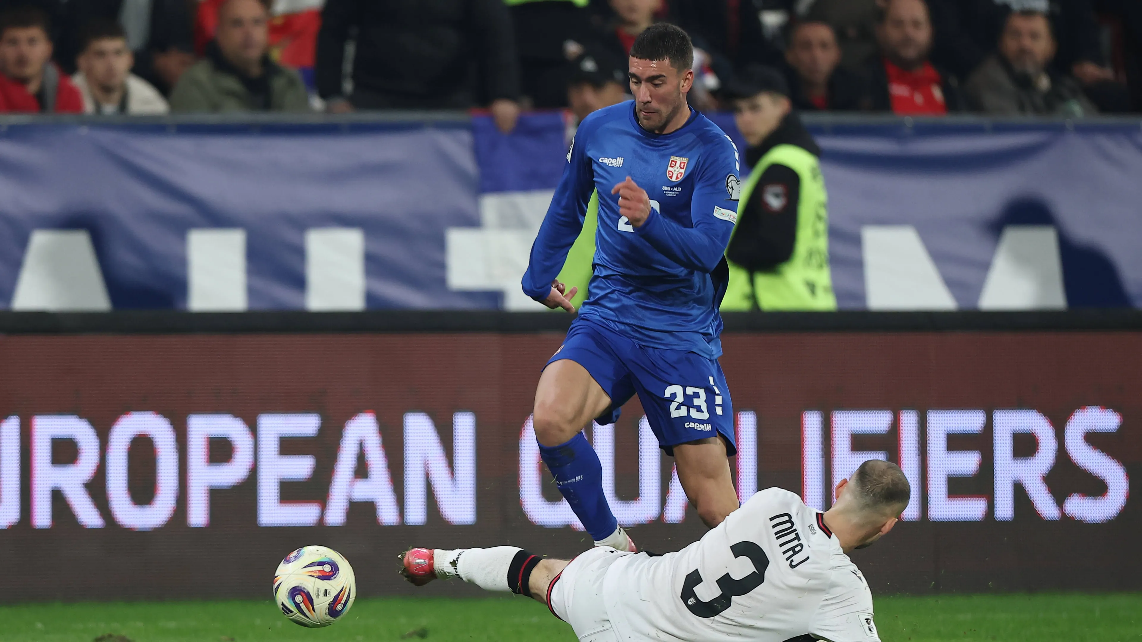 Per Vlahovic si spalancano le porte di una big: "Poteva già firmare la scorsa estate"
