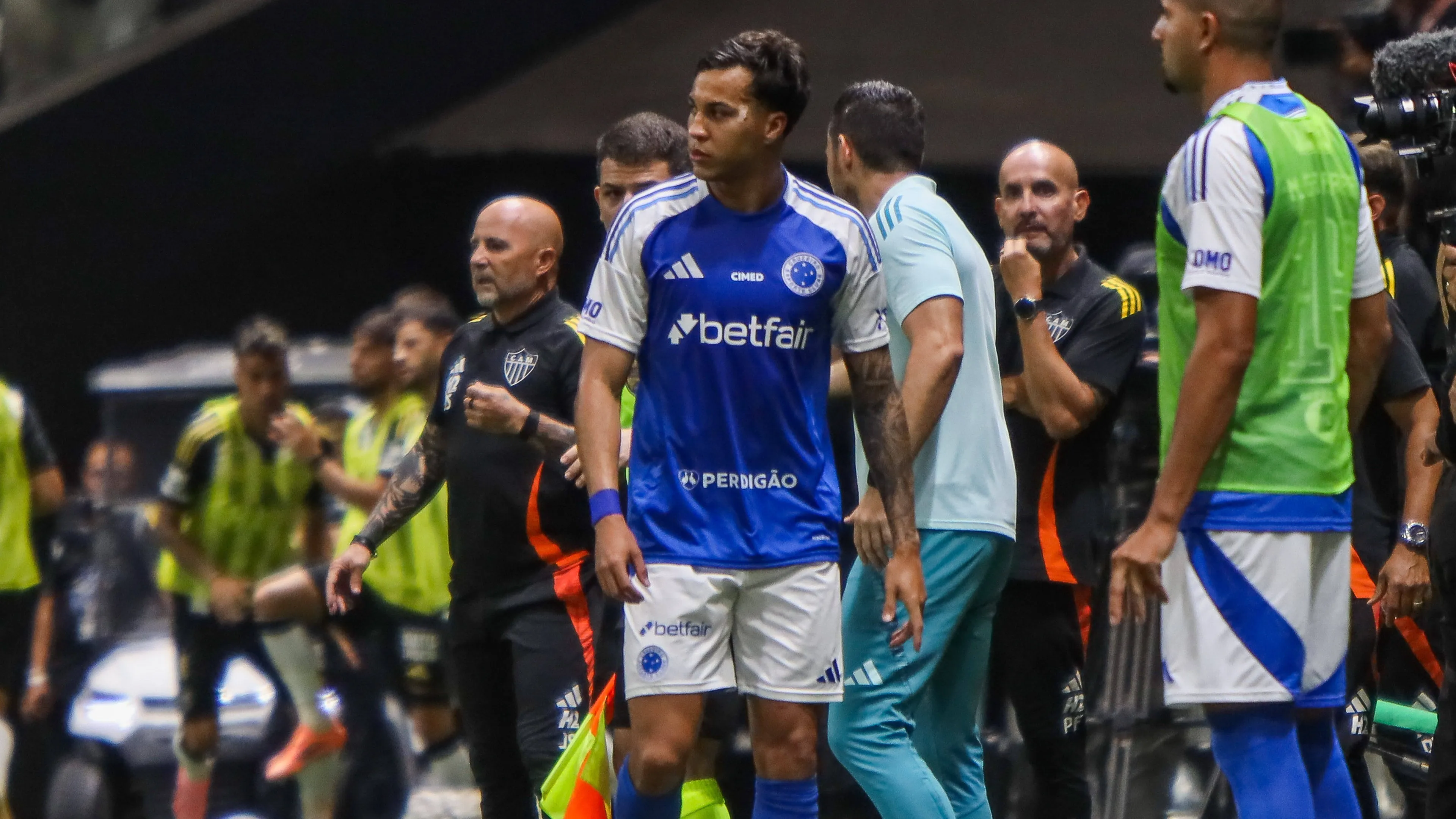 Kaio Jorge, incredibile espulsione contro l'Atletico Mineiro. Poi le scuse: "Un gesto che non mi rappresenta" (VIDEO)