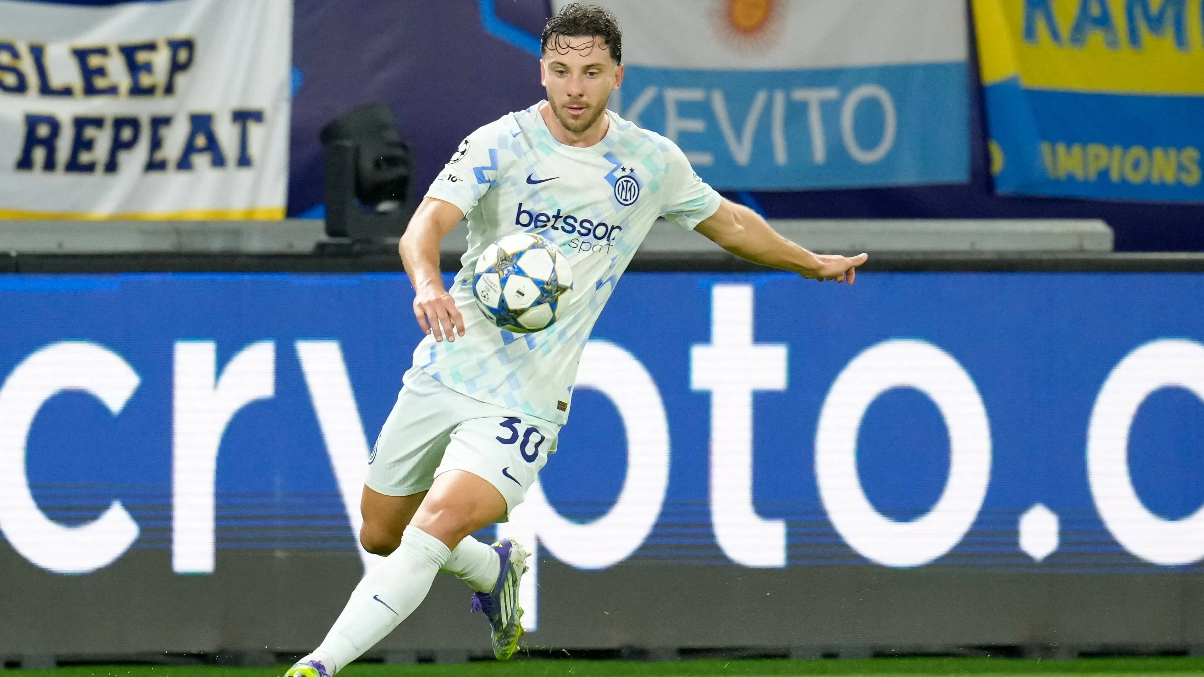 Inter, Carlos Augusto torna sulla finale contro il PSG: "Una lezione da cui abbiamo imparato tanto"