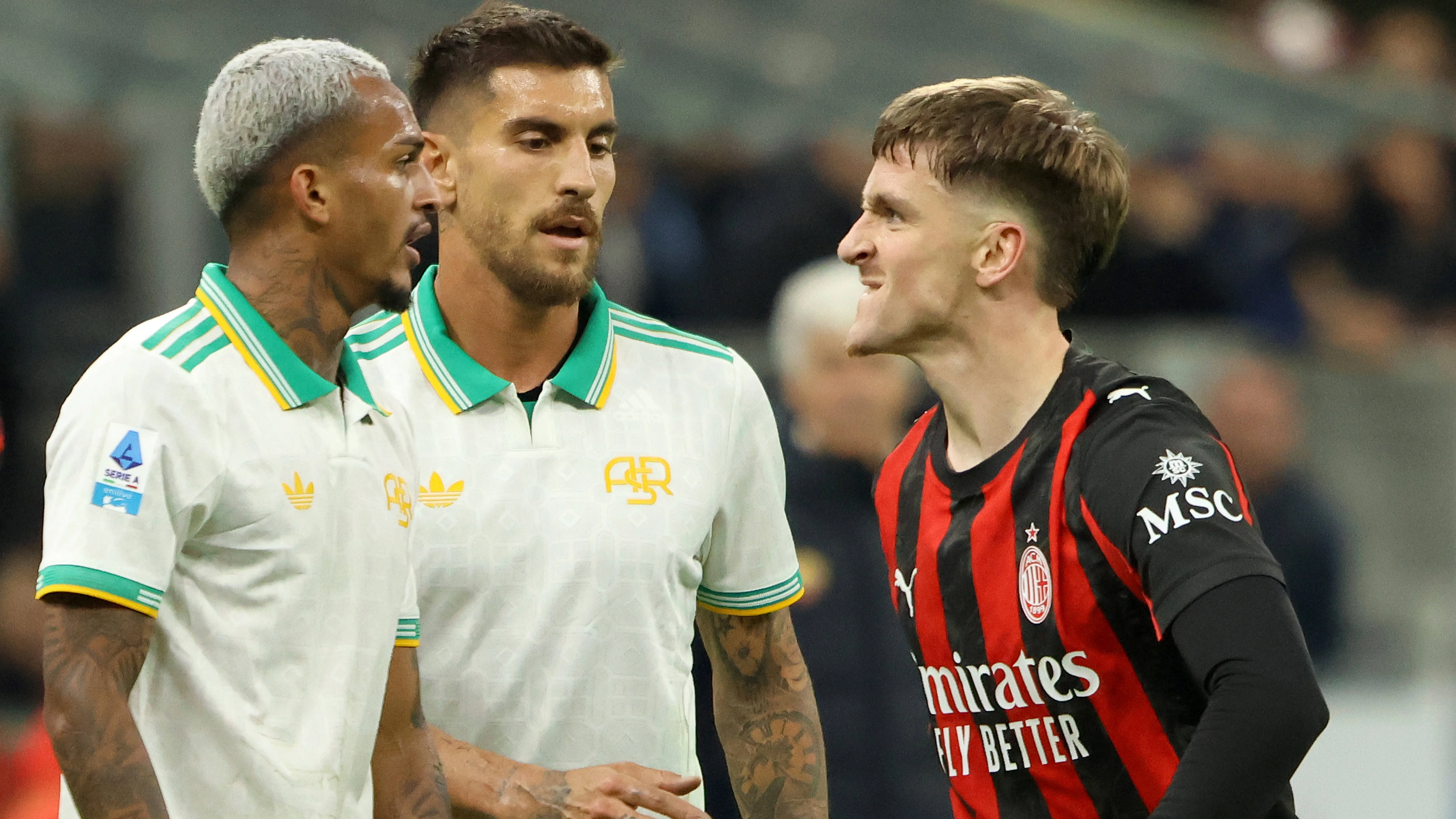 Saelemaekers faccia a faccia con Wesley