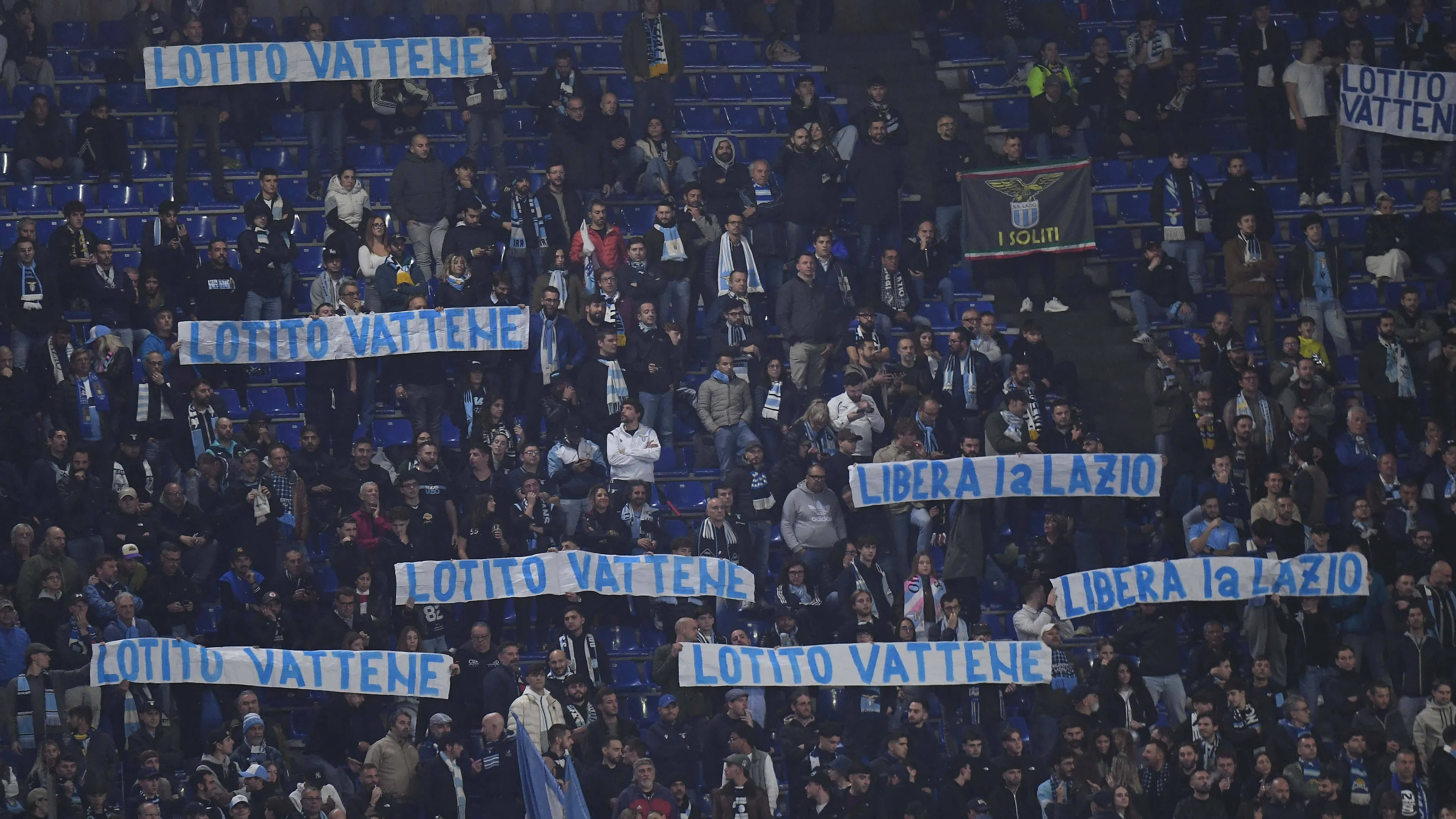 Bufera in casa Lazio: minacce di morte a Lotito, notizie false e manipolazione del mercato