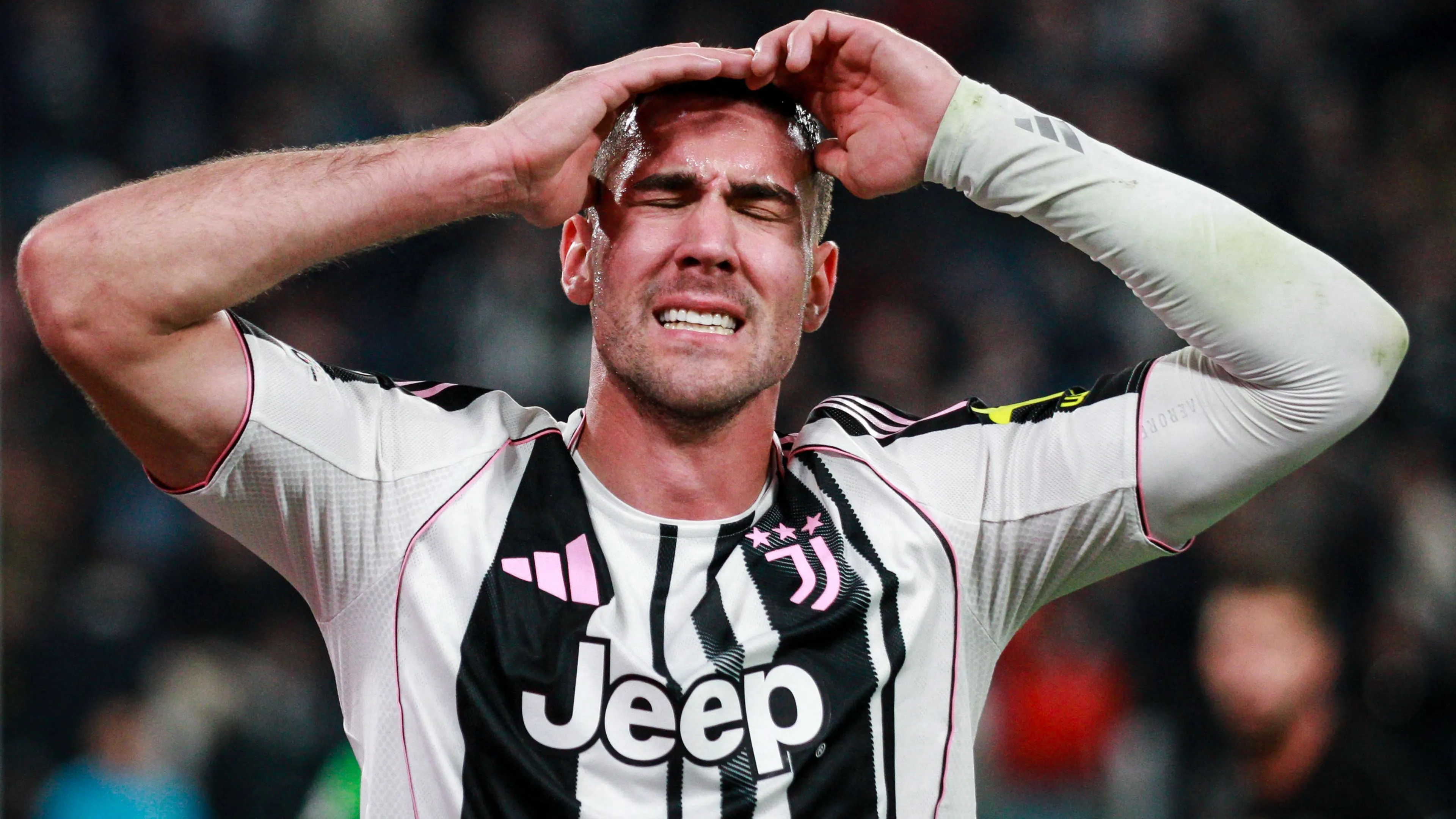 Juventus, allarme Vlahovic: "Ho chiesto il cambio per un dolorino al flessore"