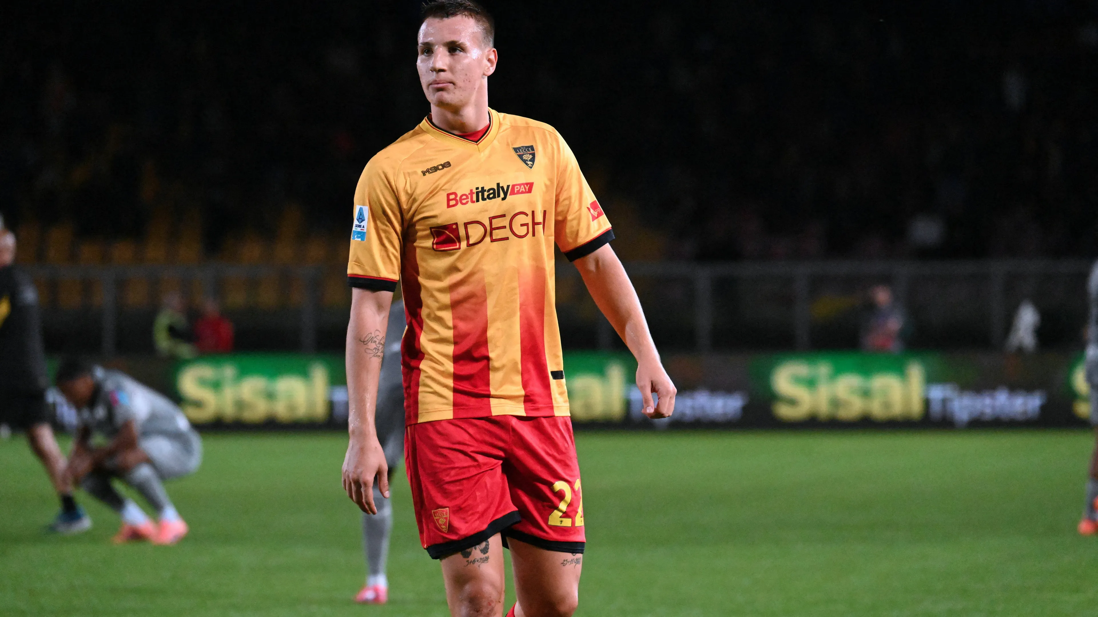 Fantacalcio, infortunio Camarda: le condizioni dell'attaccante del Lecce