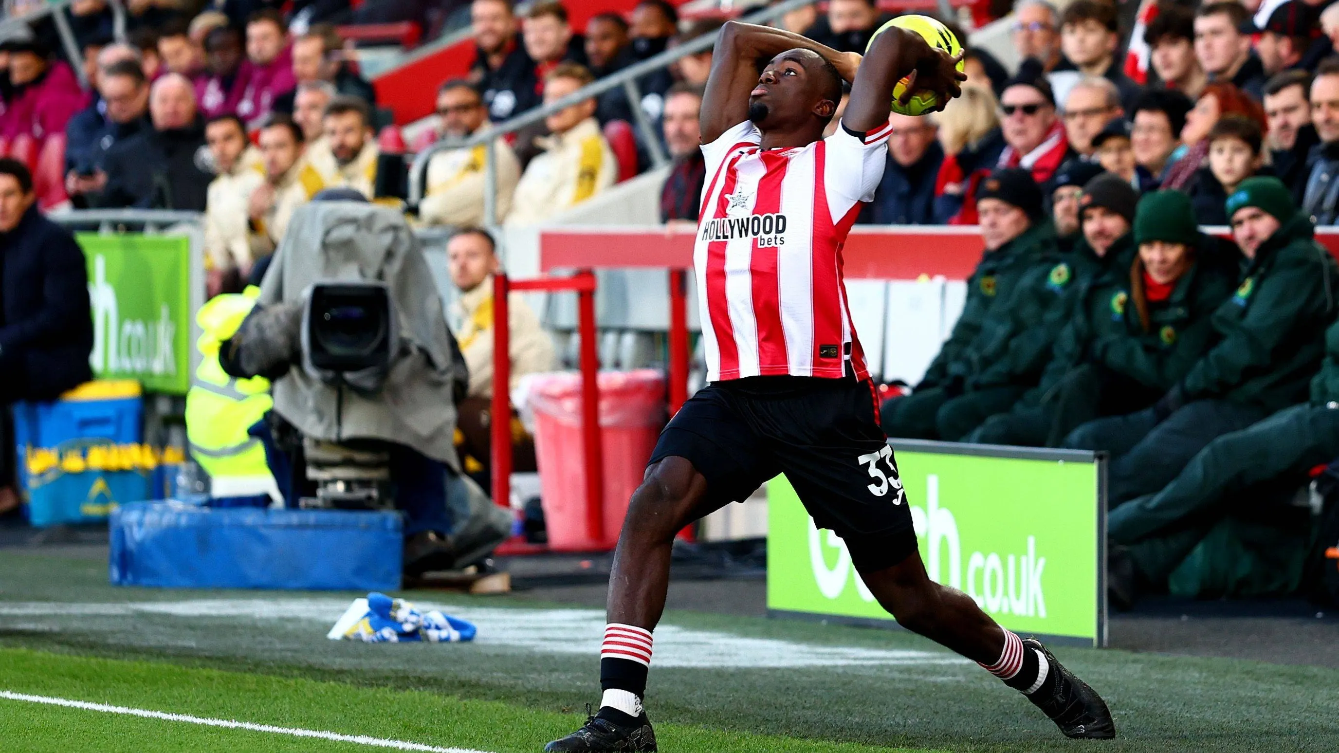 Kayode e le sue proverbiali rimesse laterali