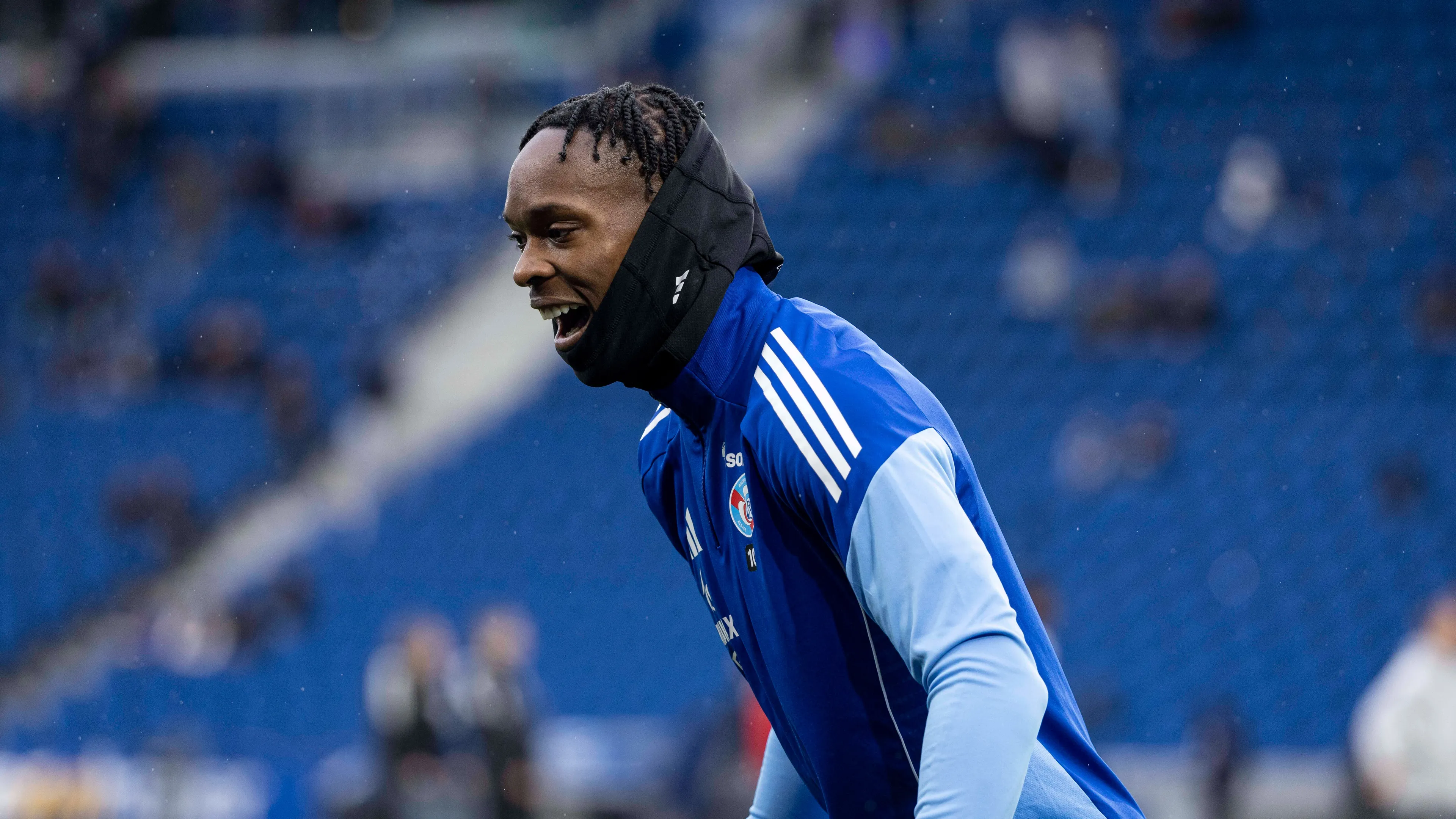 "Mancanza di rispetto delle regole e dei principi del club", e lo Strasburgo lo sospende: la gaffe di Emegha