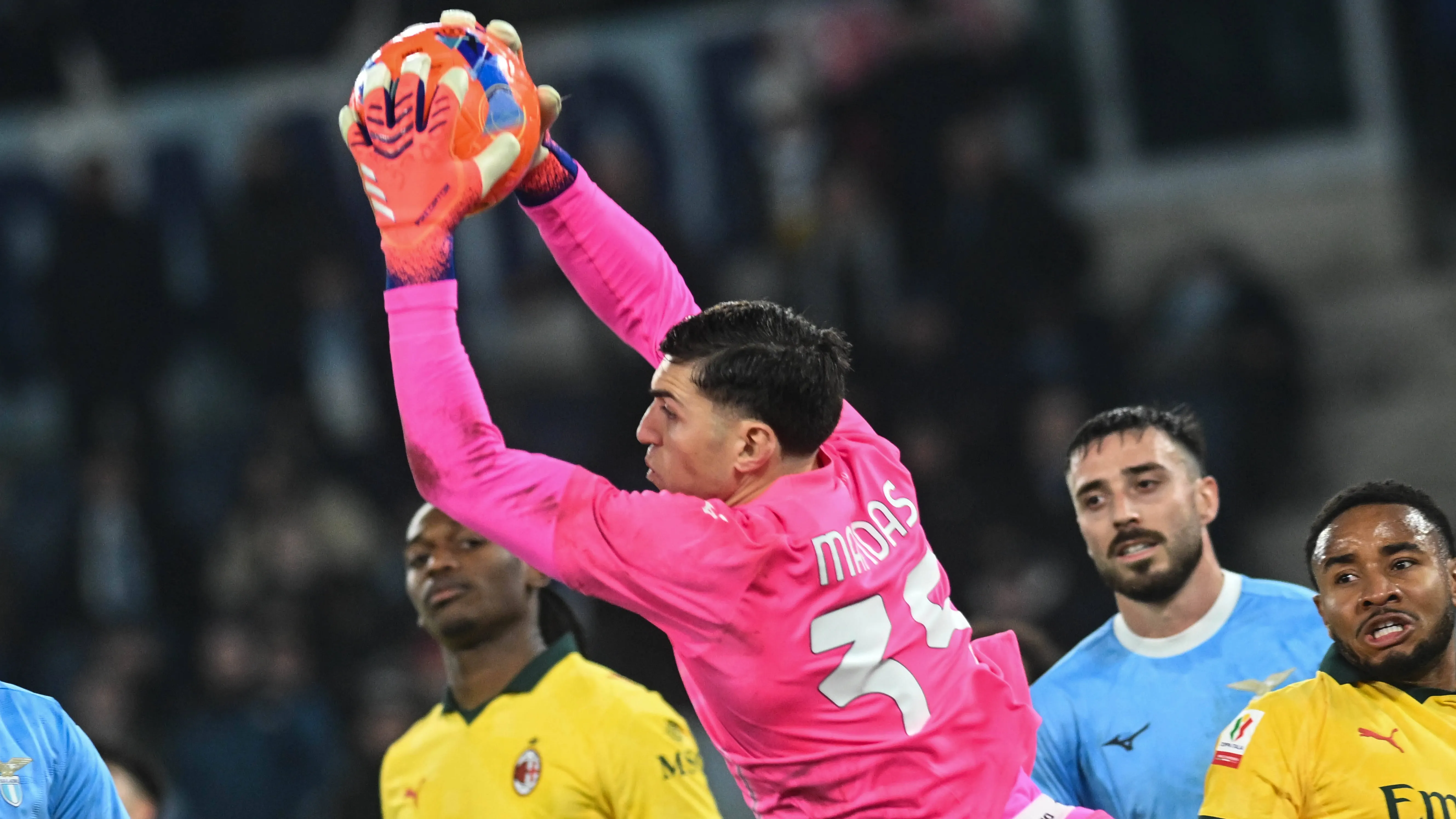 Lazio, Mandas chiede più spazio e potrebbe andare a giocare in prestito