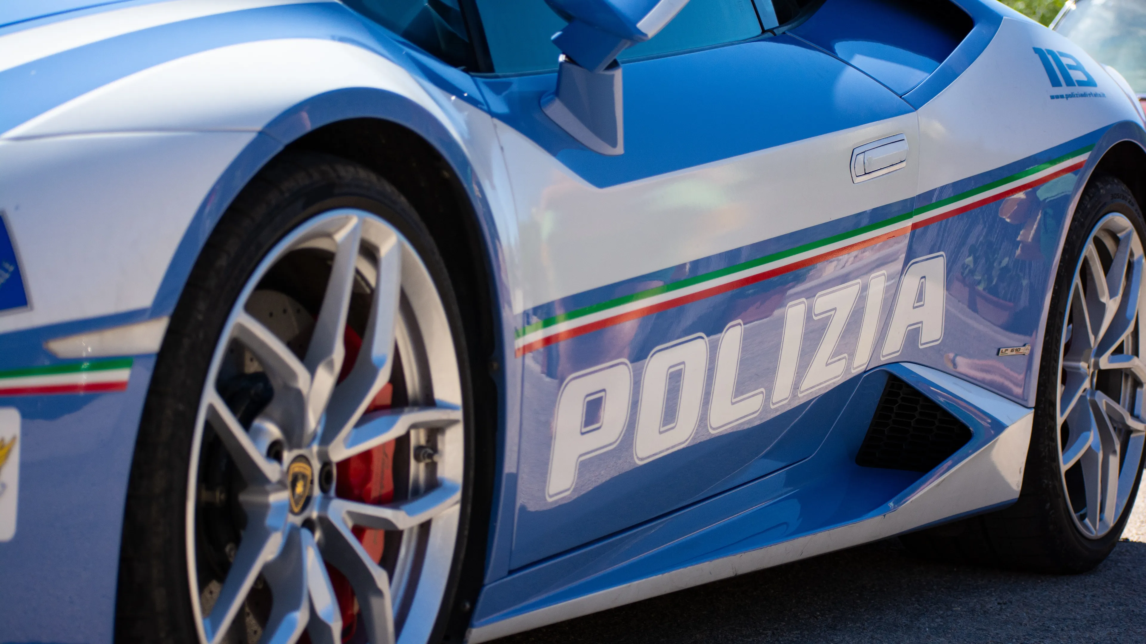 Frontale in galleria: tragica morte per due giovani calciatori in Friuli